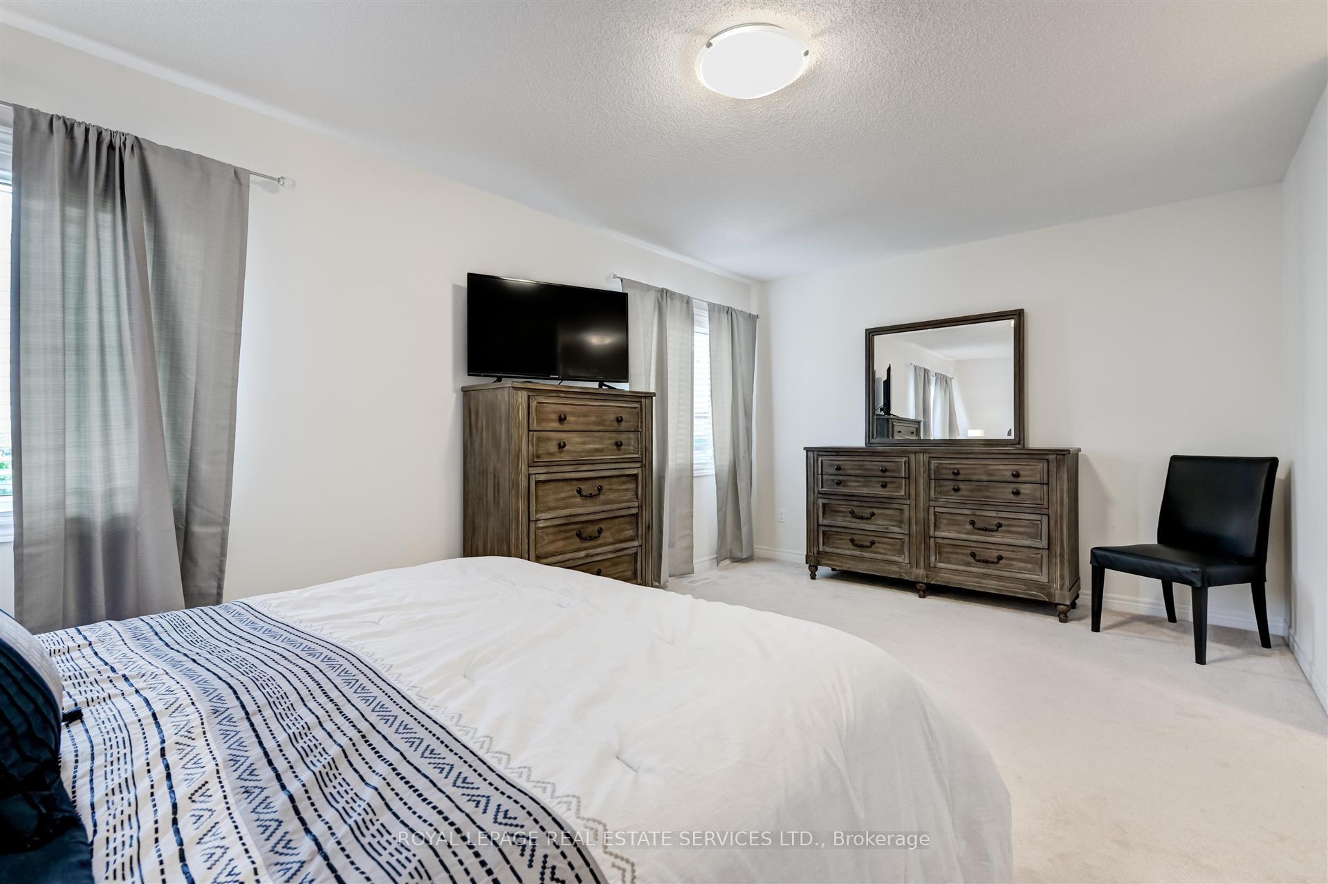 Photo 14 of 27 Erinview Terrace, Etobicoke, Eringate-Centennial-West Deane — HOMEH