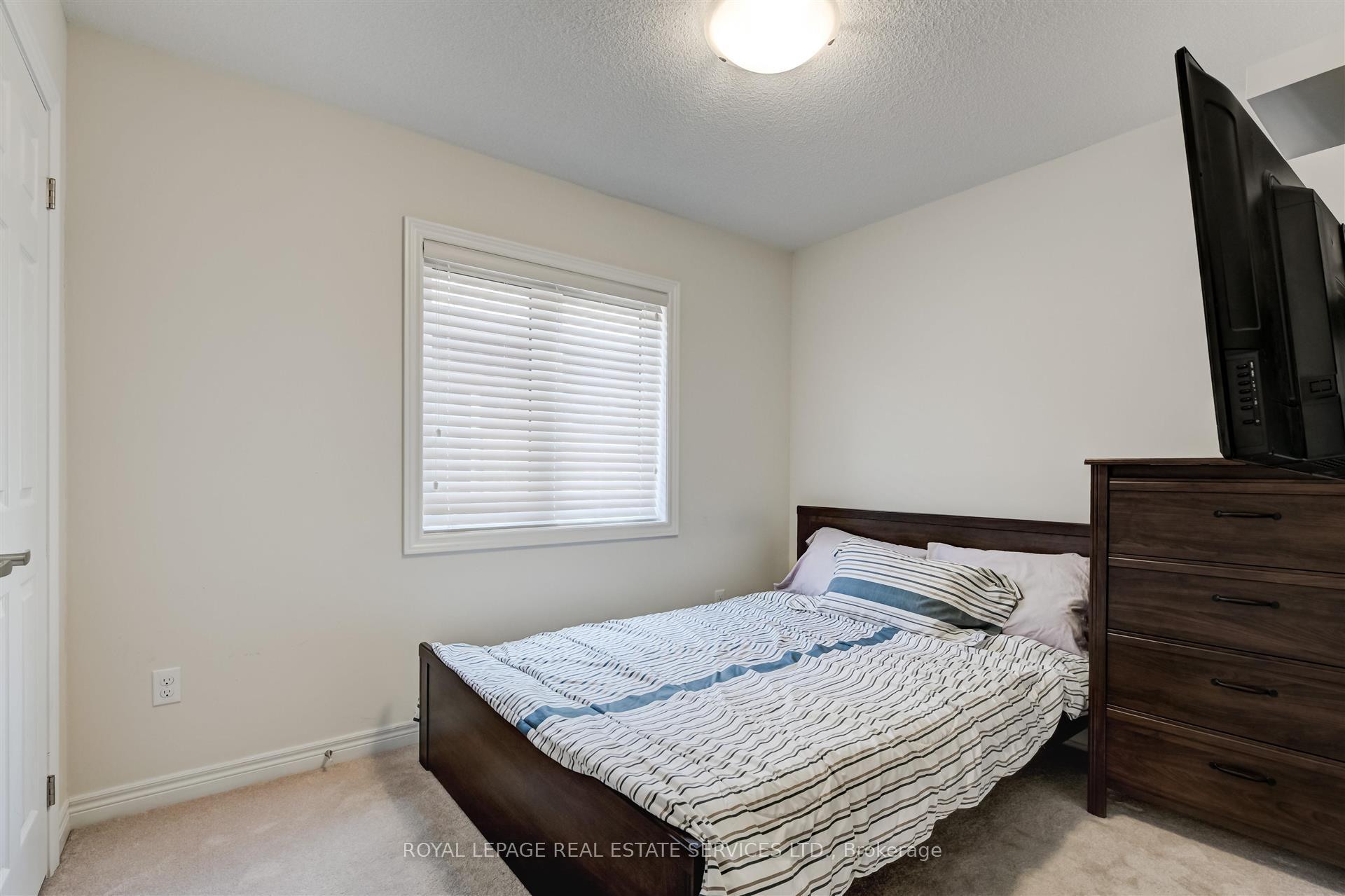 Photo 18 of 27 Erinview Terrace, Etobicoke, Eringate-Centennial-West Deane — HOMEH