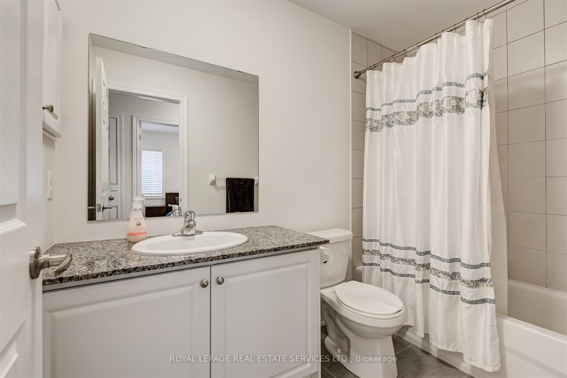 Photo 21 of 27 Erinview Terrace, Etobicoke, Eringate-Centennial-West Deane — HOMEH