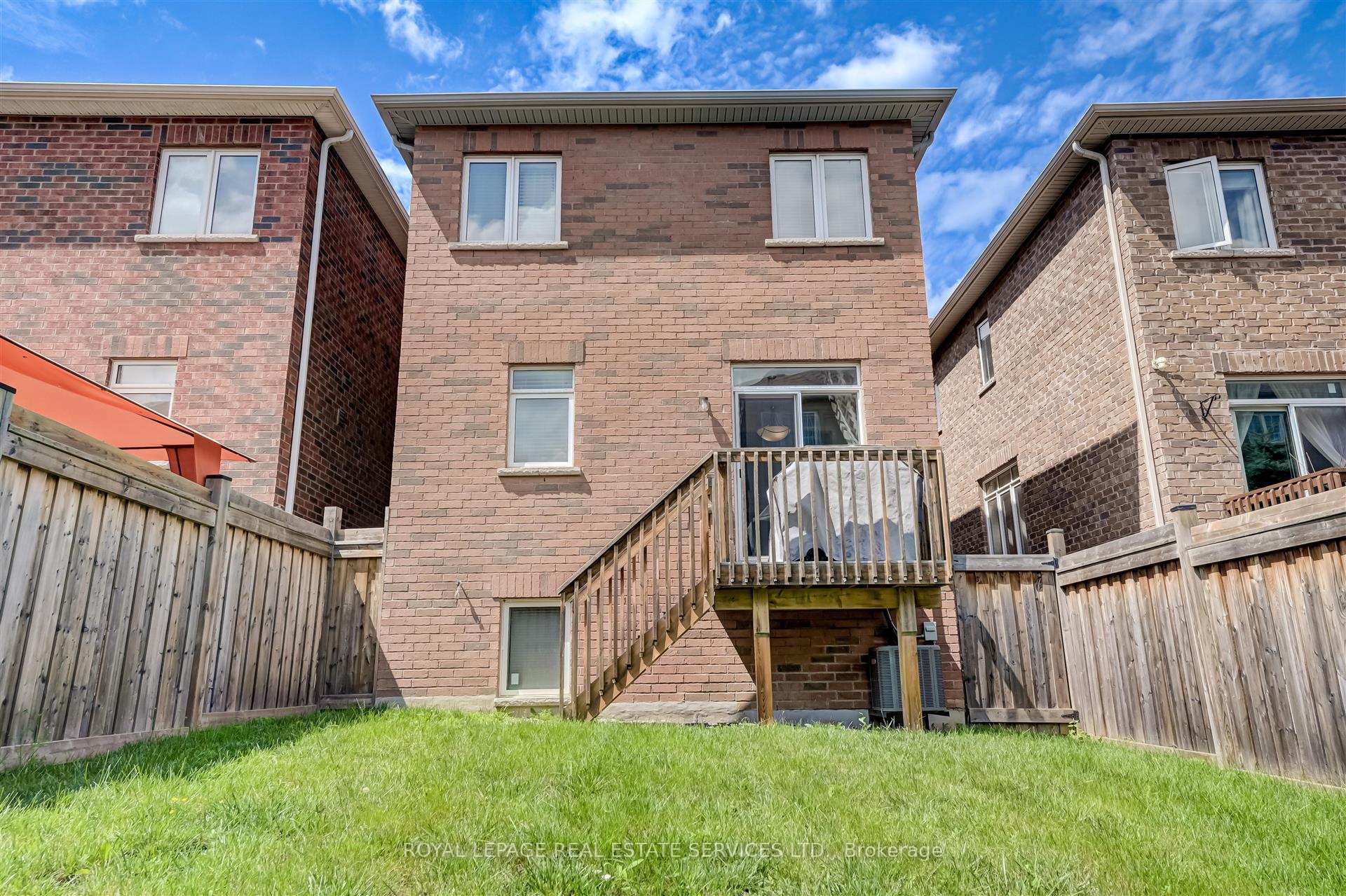 Photo 22 of 27 Erinview Terrace, Etobicoke, Eringate-Centennial-West Deane — HOMEH