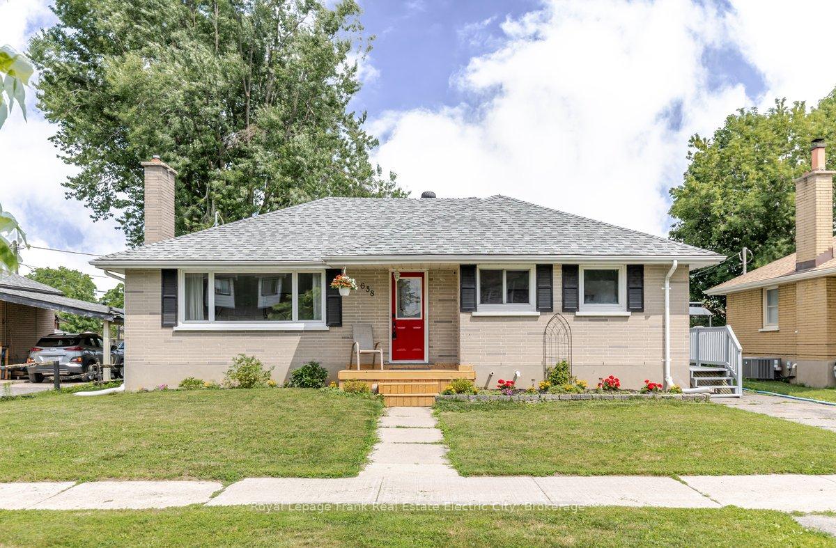 Photo 1 of 638 Crawford Drive, Peterborough, Otonabee Ward 1 — HOMEH