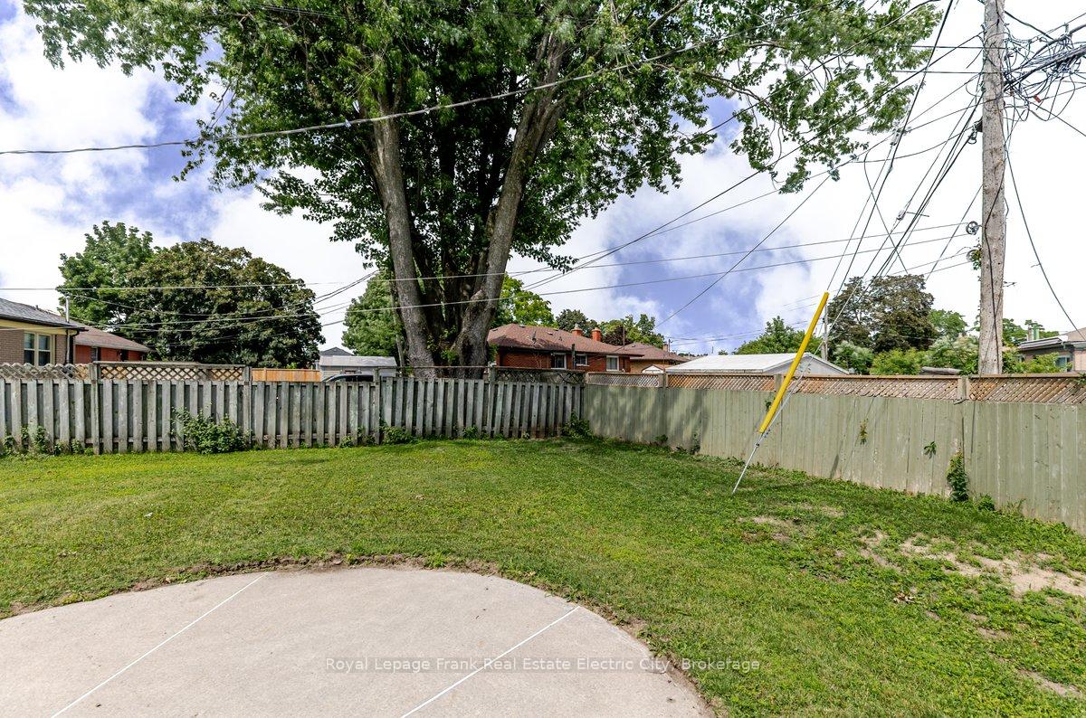 Photo 43 of 638 Crawford Drive, Peterborough, Otonabee Ward 1 — HOMEH