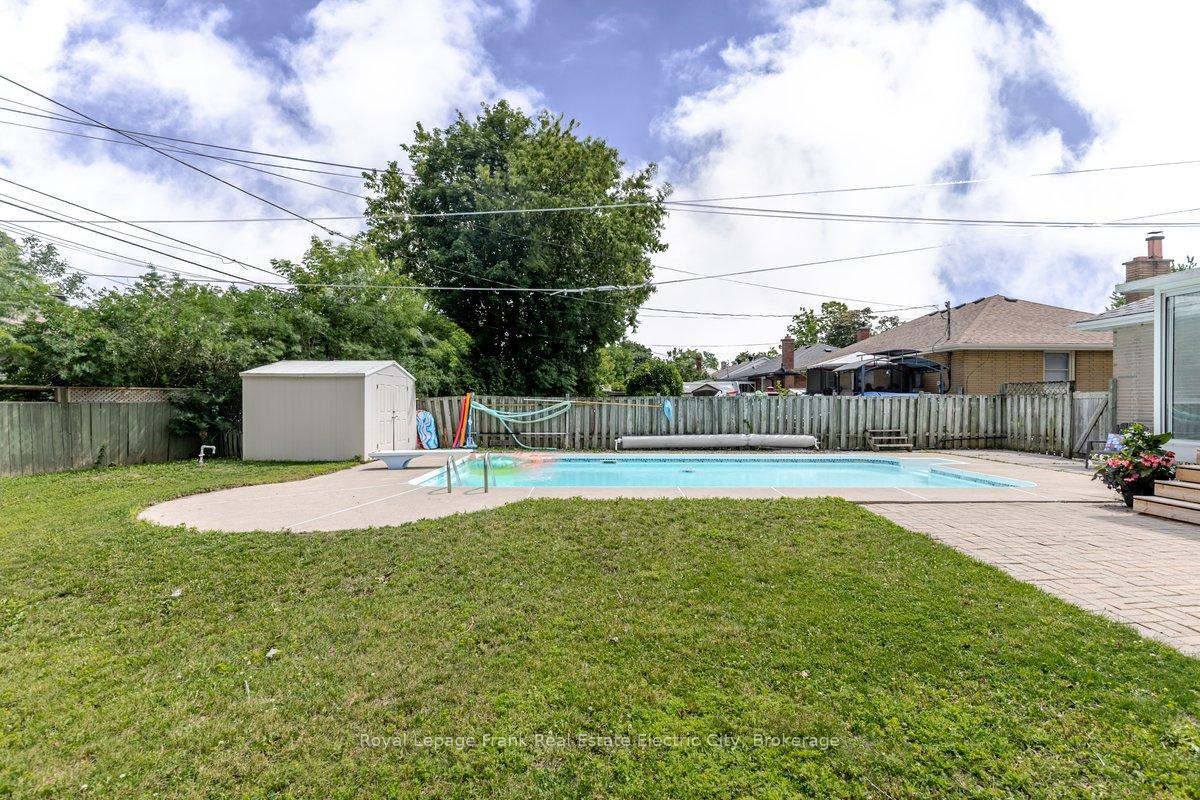 Photo 40 of 638 Crawford Drive, Peterborough, Otonabee Ward 1 — HOMEH