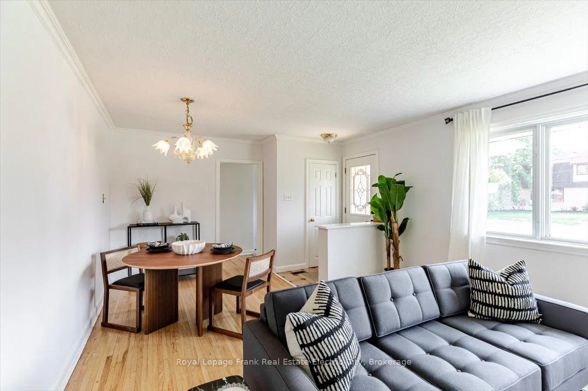 Photo 5 of 638 Crawford Drive, Peterborough, Otonabee Ward 1 — HOMEH