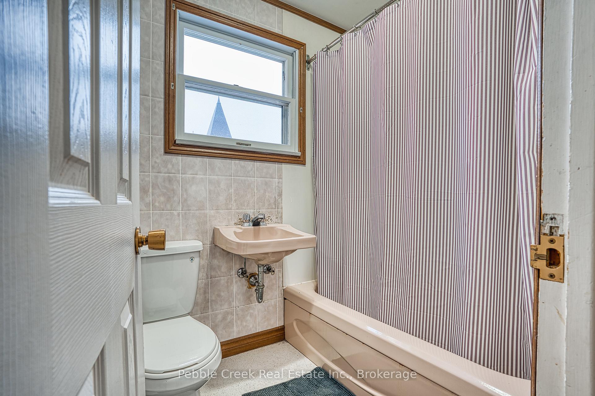 Photo 34 of 59 North Street N, Goderich, Goderich (Town) — HOMEH