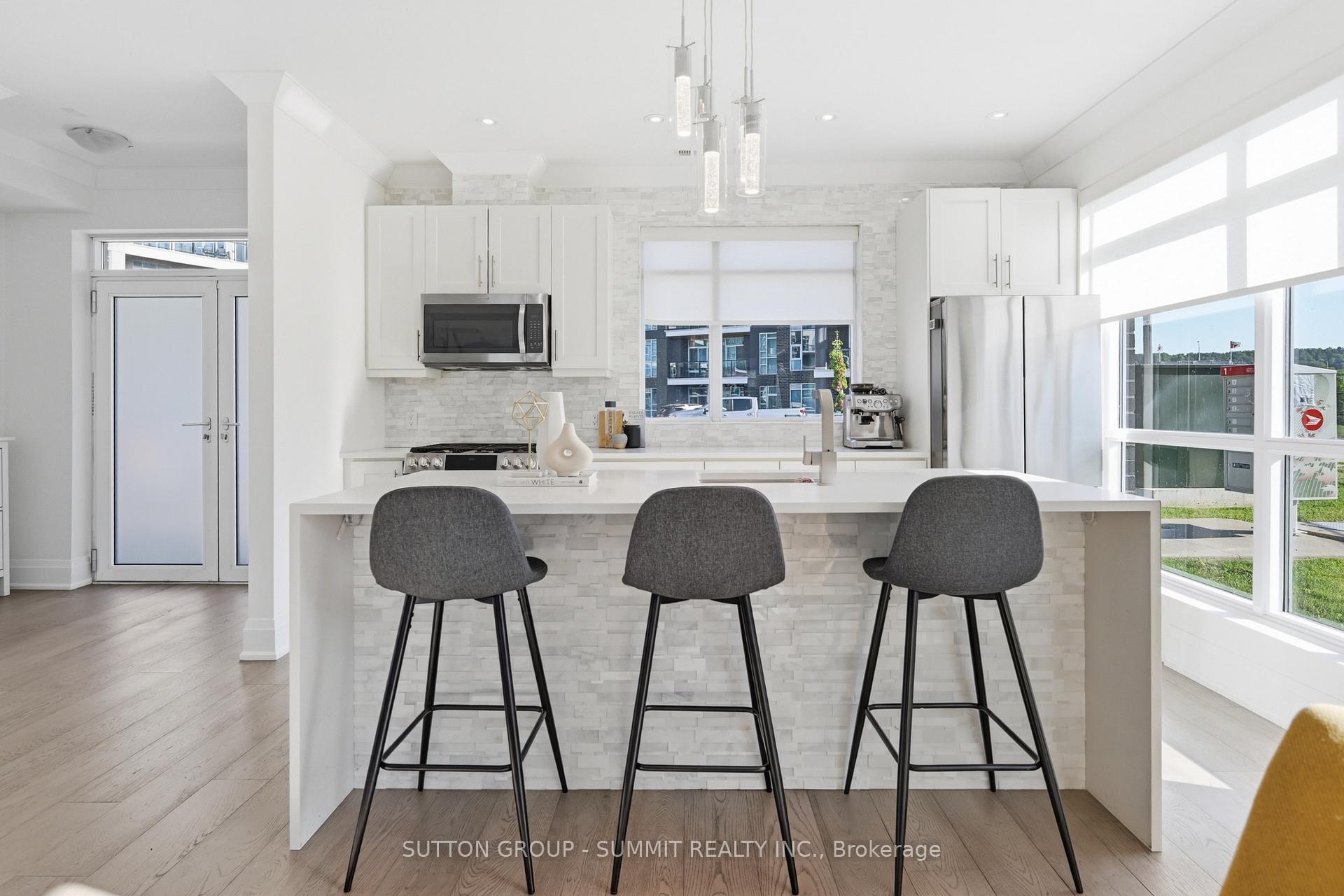 Photo 6 of 2 concord Place, Grimsby, Grimsby Beach — HOMEH