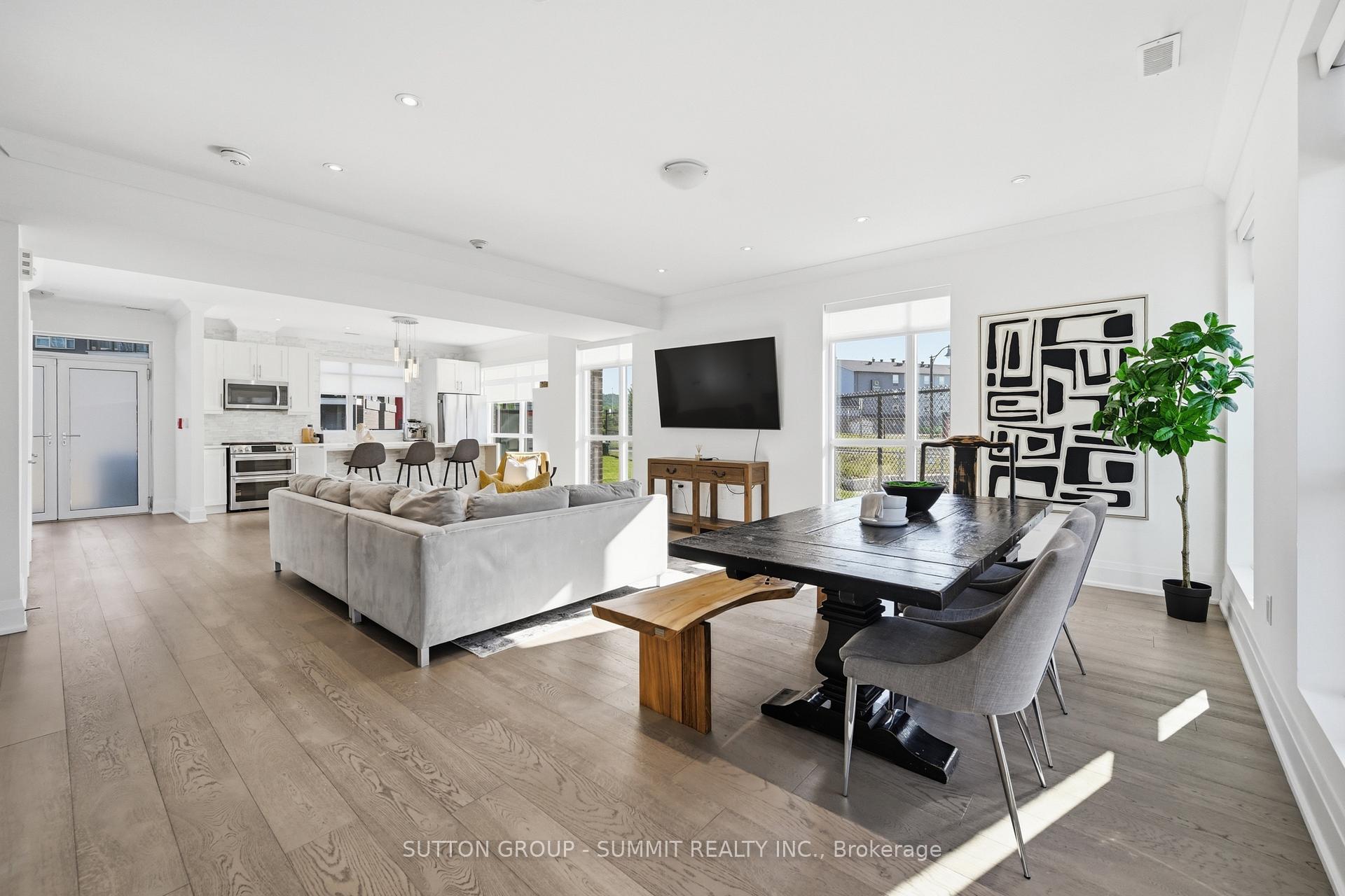 Photo 17 of 2 concord Place, Grimsby, Grimsby Beach — HOMEH