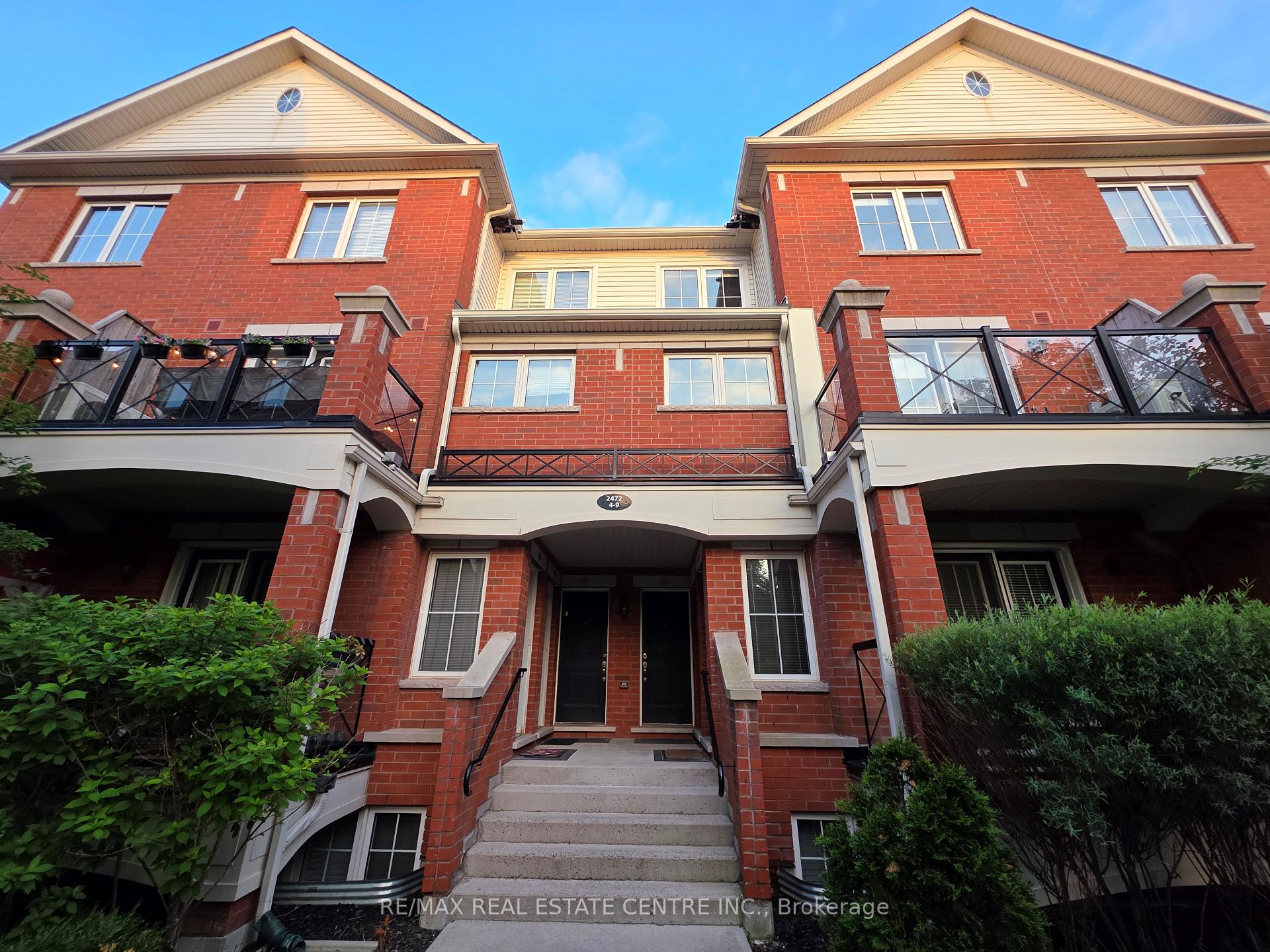 Photo 2 of Unit 4, 2472 Post Road, Oakville, River Oaks — HOMEH