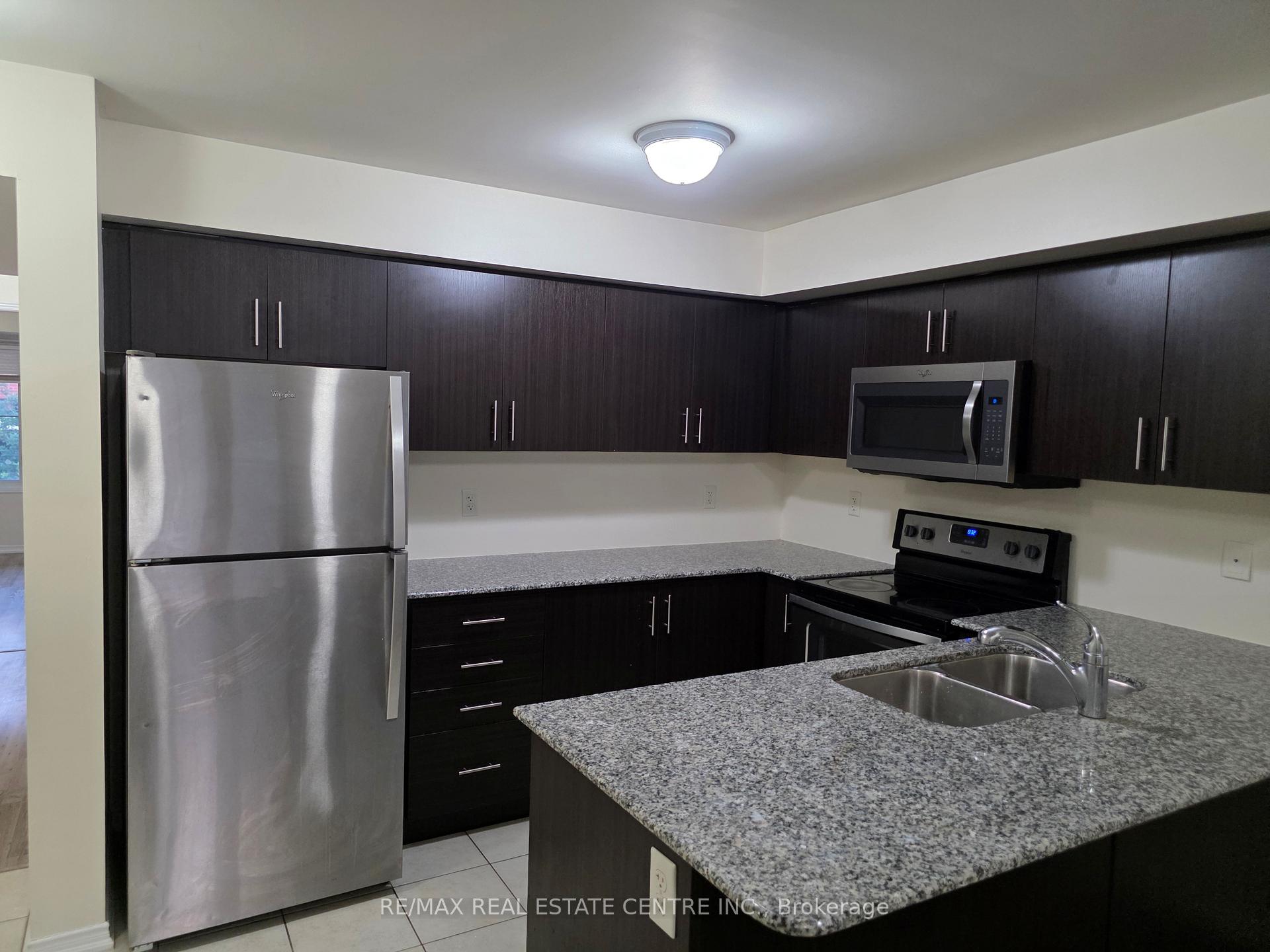 Photo 7 of Unit 4, 2472 Post Road, Oakville, River Oaks — HOMEH