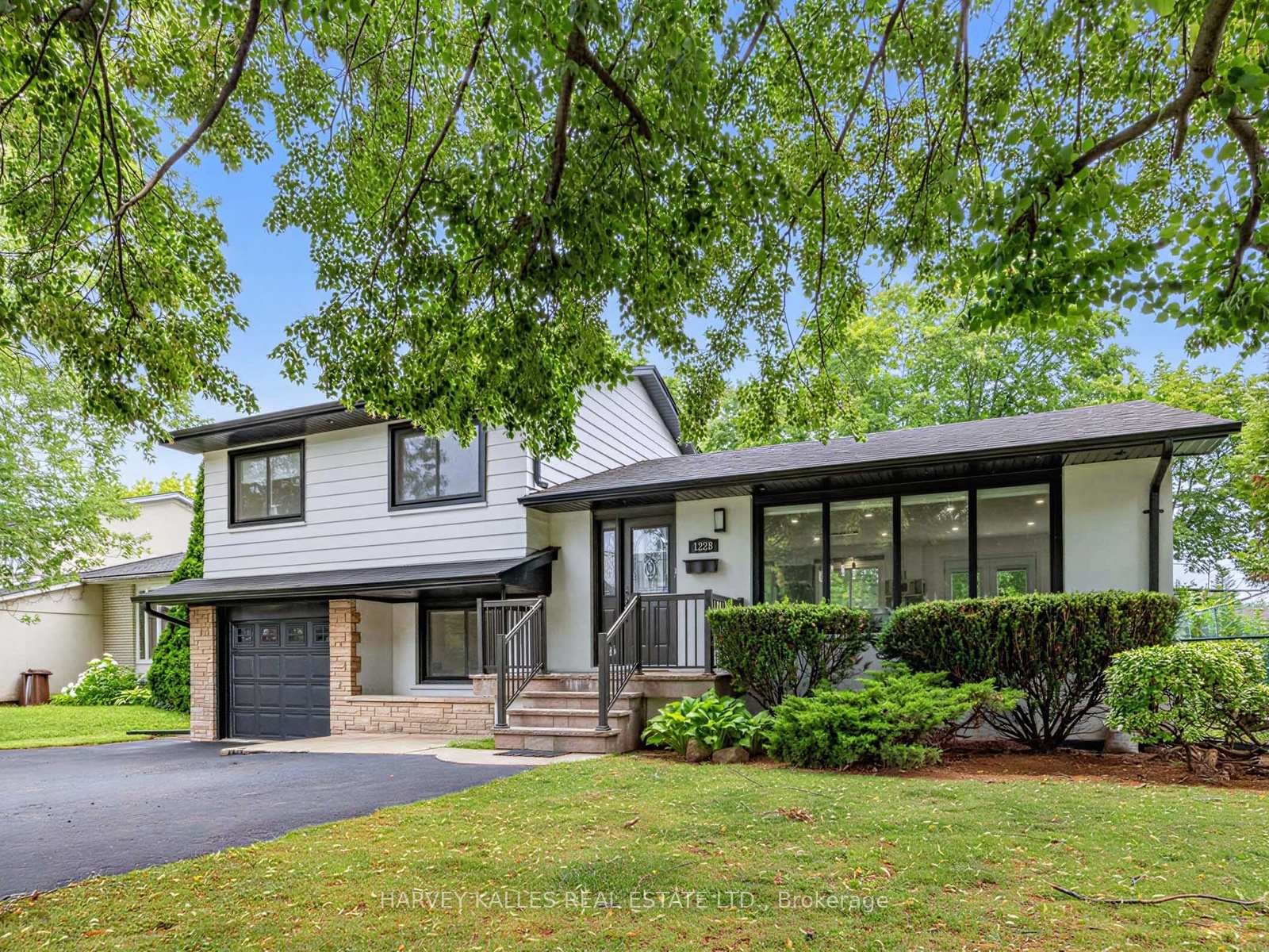 Front of 1228 Pallatine Drive