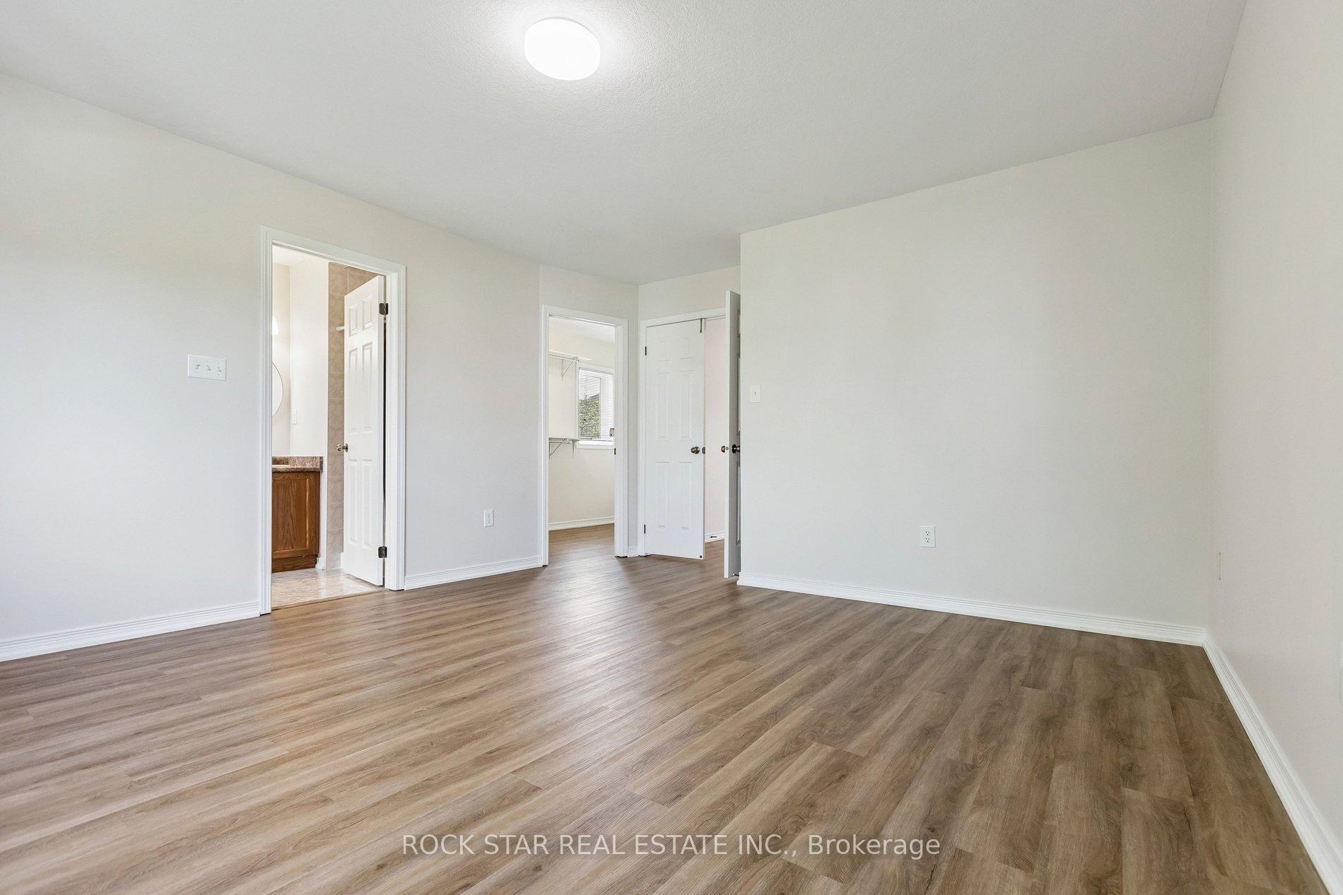 Photo 14 of 111 Bloomington Drive, Cambridge, Christopher-Champlain — HOMEH