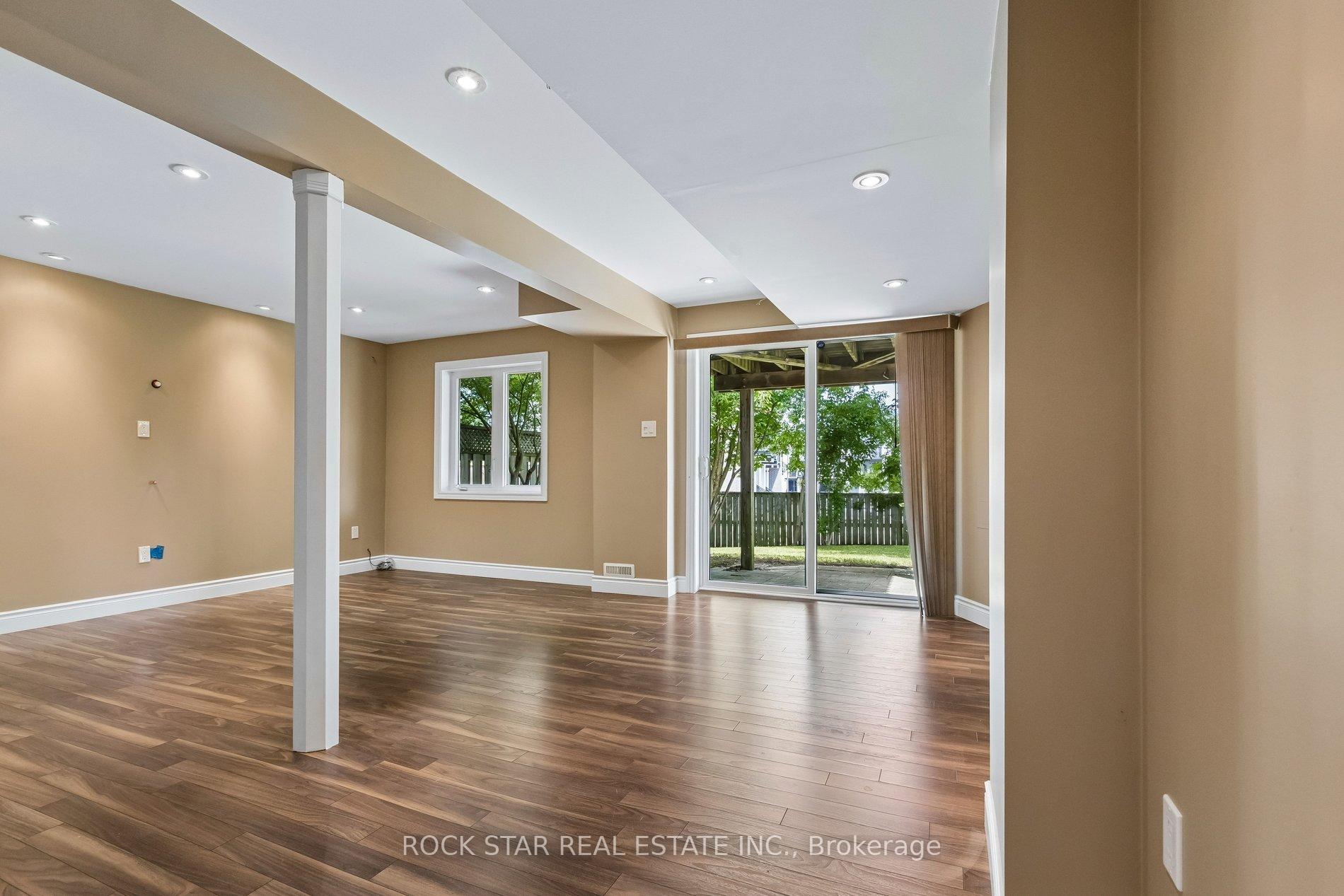 Photo 25 of 111 Bloomington Drive, Cambridge, Christopher-Champlain — HOMEH