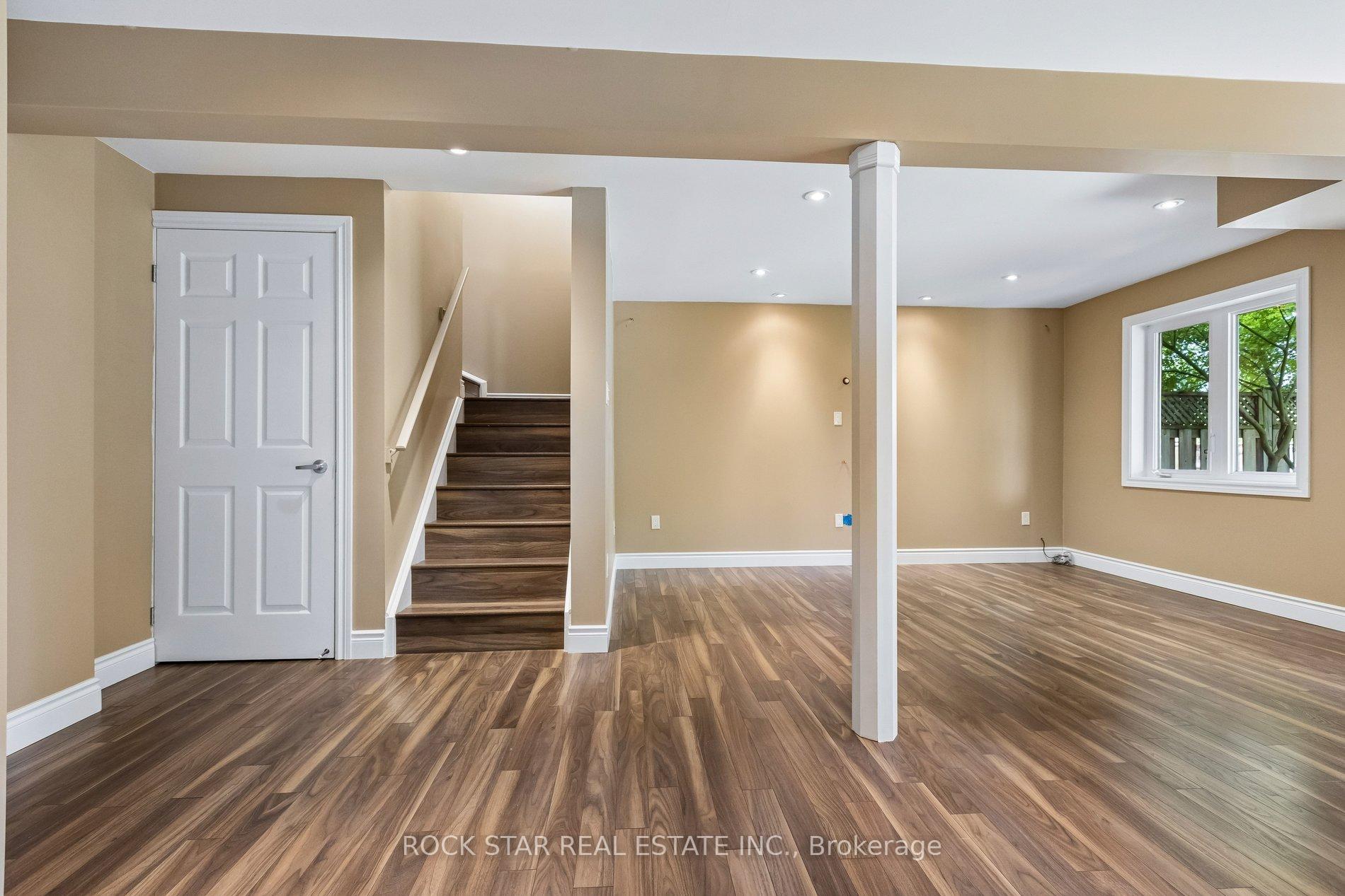 Photo 26 of 111 Bloomington Drive, Cambridge, Christopher-Champlain — HOMEH