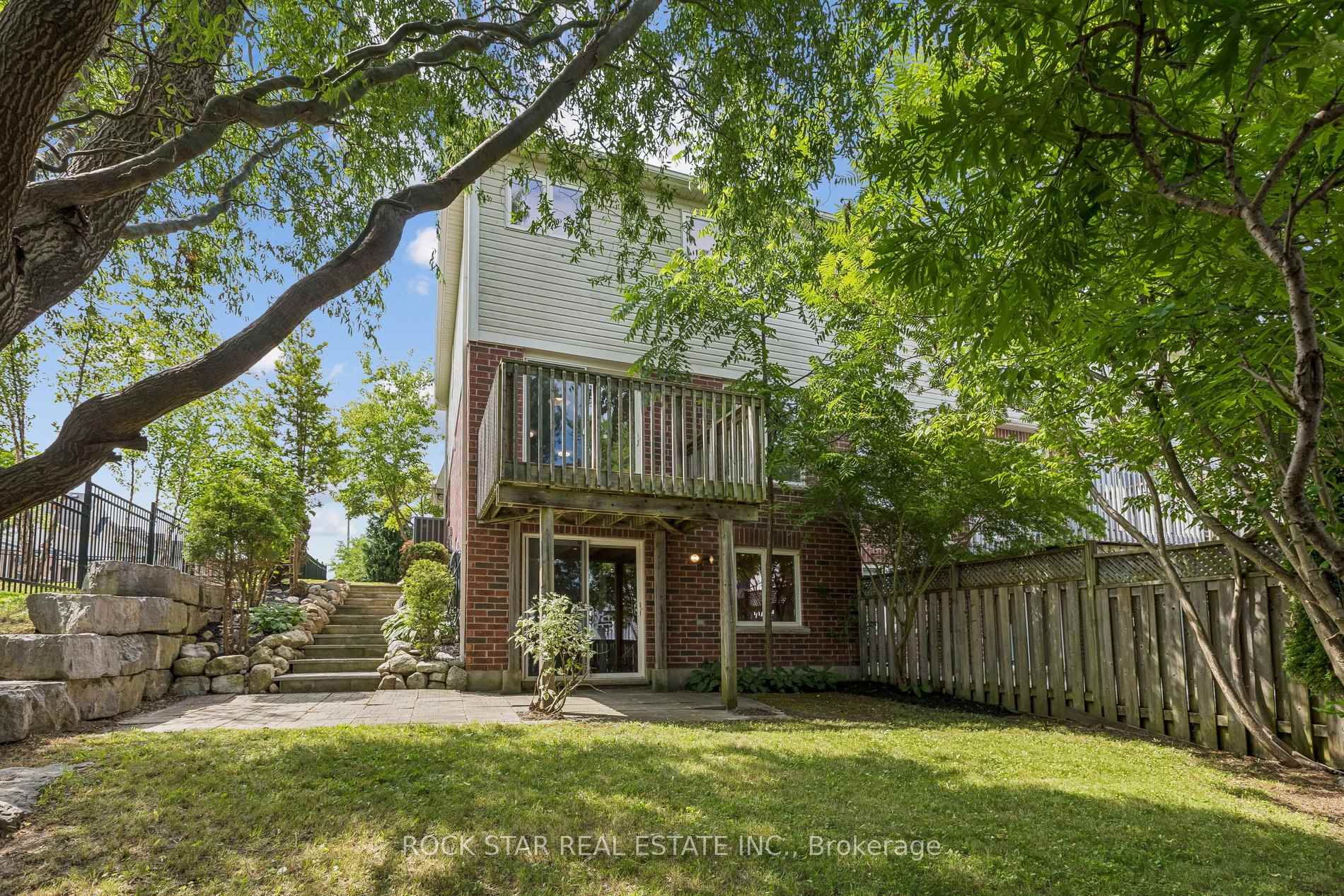 Photo 30 of 111 Bloomington Drive, Cambridge, Christopher-Champlain — HOMEH