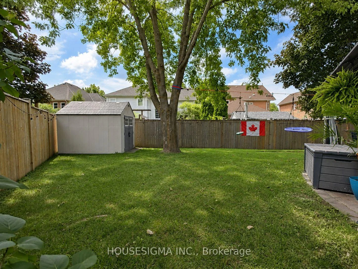 Photo 3 of 114 Zachary Place, Whitby, Brooklin — HOMEH