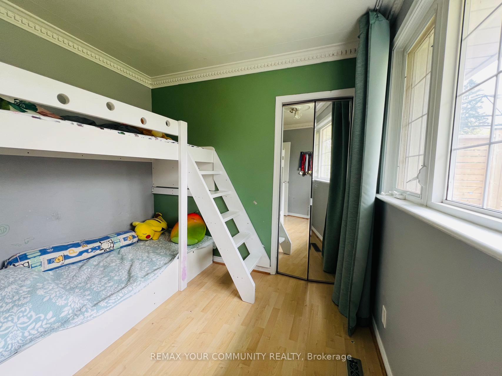Photo 11 of 211 James Street, King, King City — HOMEH