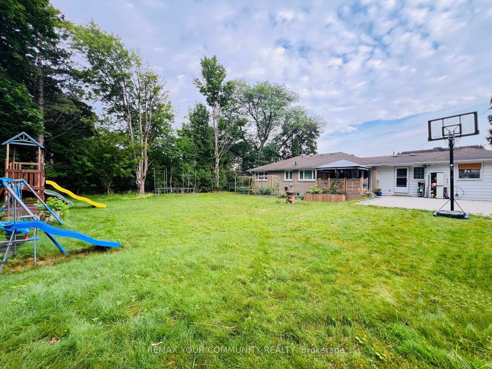 Photo 14 of 211 James Street, King, King City — HOMEH