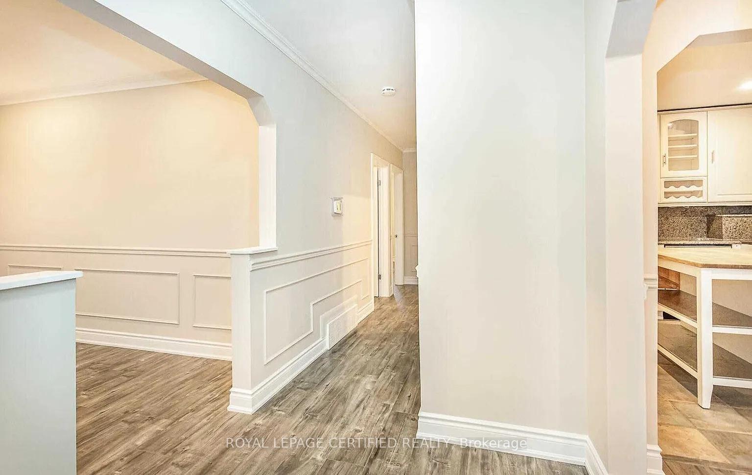 Photo 3 of 481 Sandmere Place, Oakville, West — HOMEH