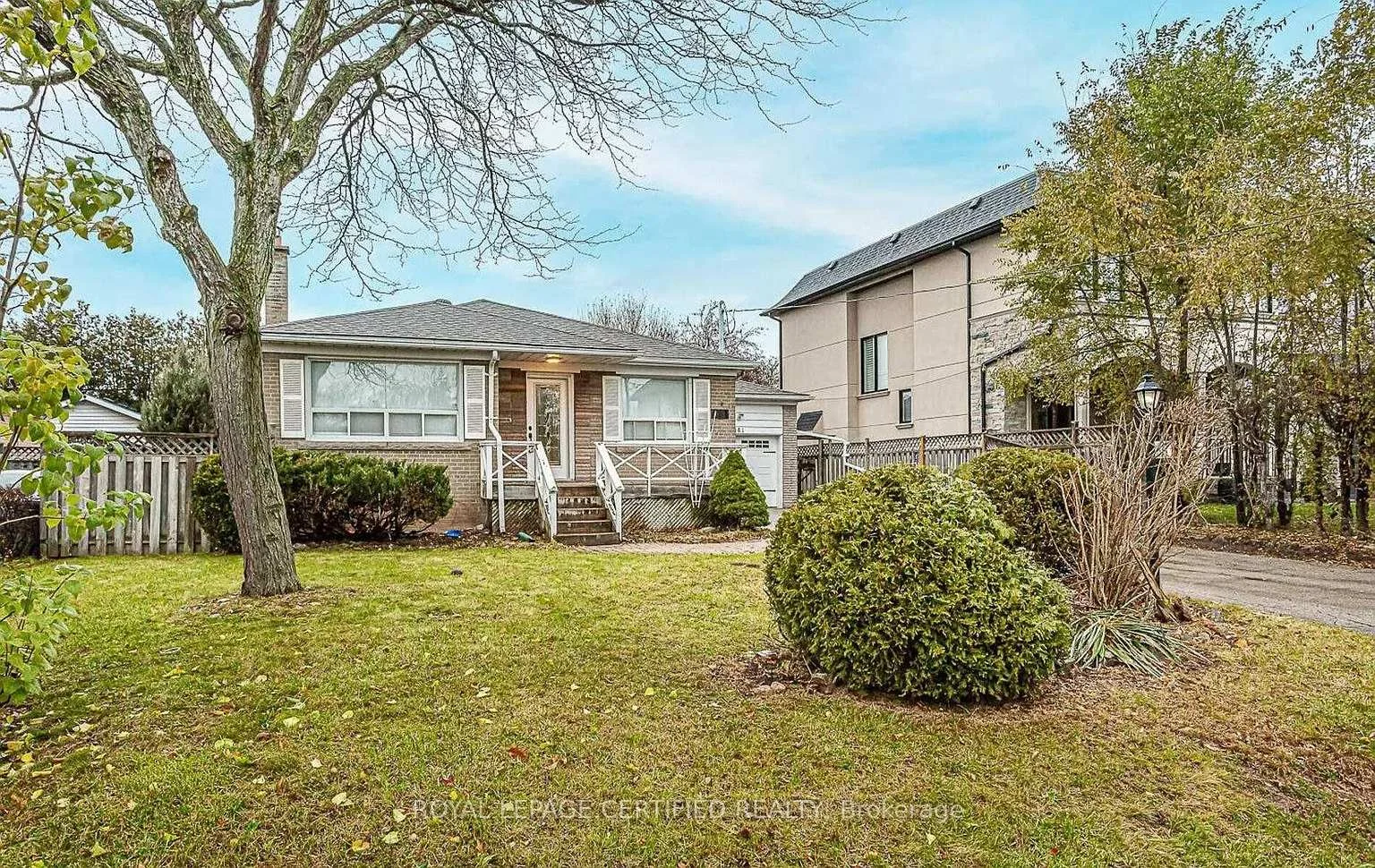 Photo 16 of 481 Sandmere Place, Oakville, West — HOMEH