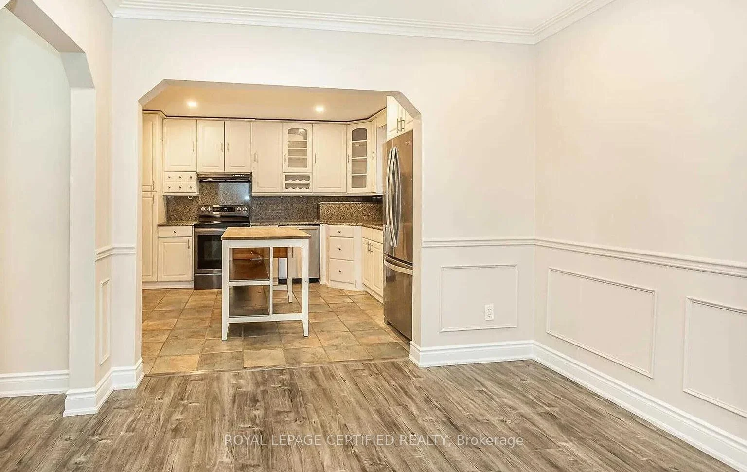 Photo 17 of 481 Sandmere Place, Oakville, West — HOMEH