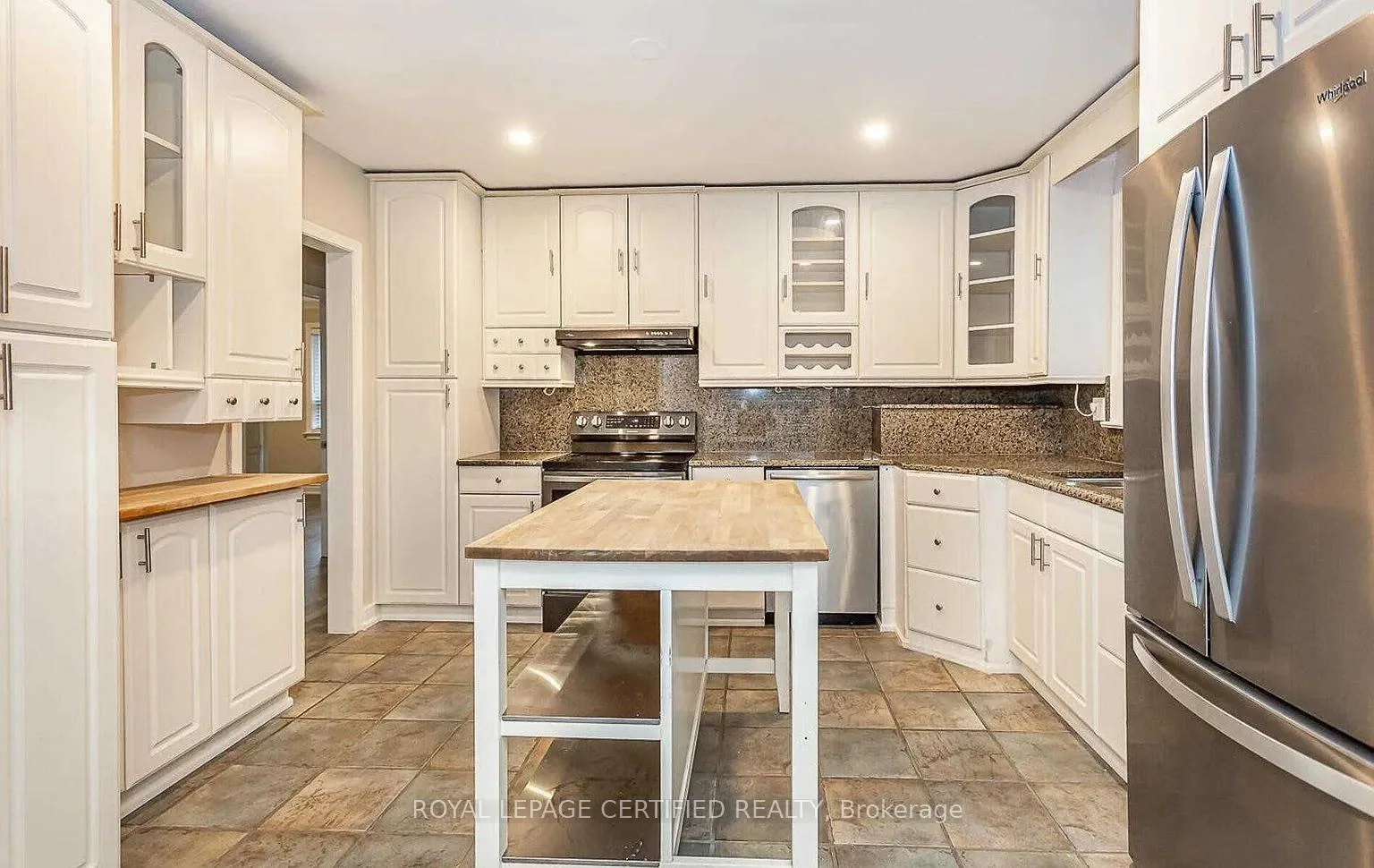 Photo 22 of 481 Sandmere Place, Oakville, West — HOMEH