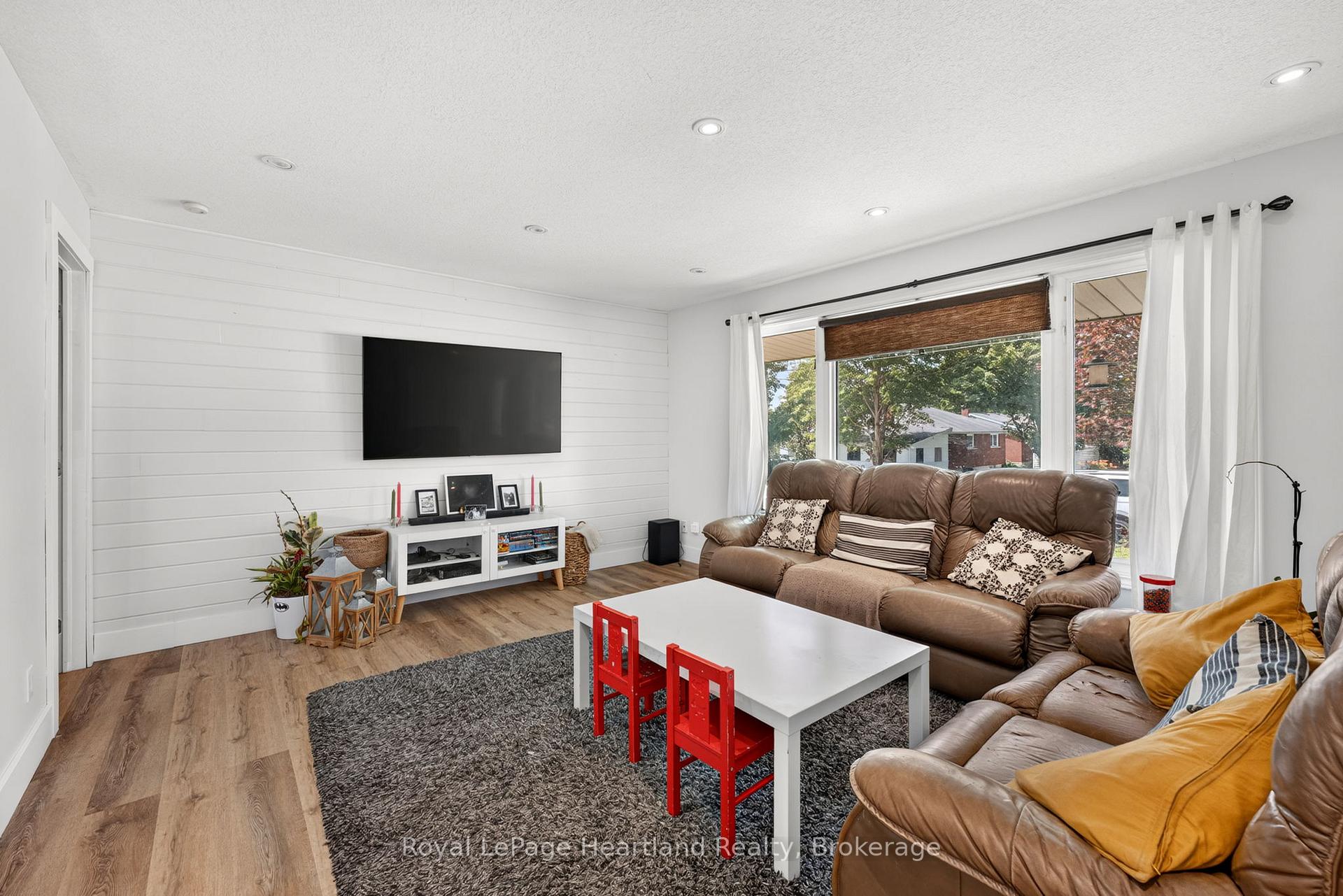 Photo 5 of 240 Elm Avenue N, North Perth, Listowel — HOMEH