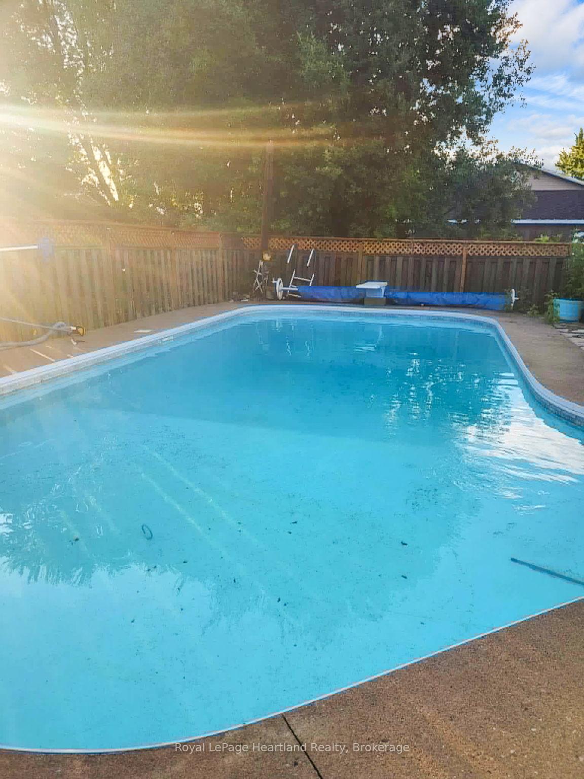 Photo 38 of 240 Elm Avenue N, North Perth, Listowel — HOMEH