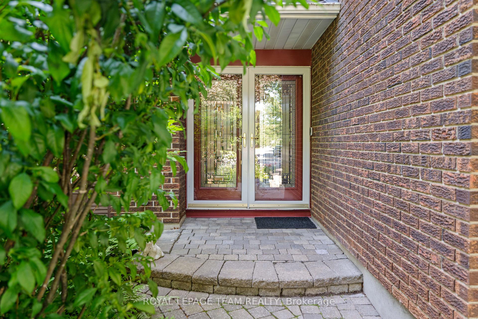 Photo 2 of 36 Glendenning Drive, Ottawa, Arlington Woods — HOMEH