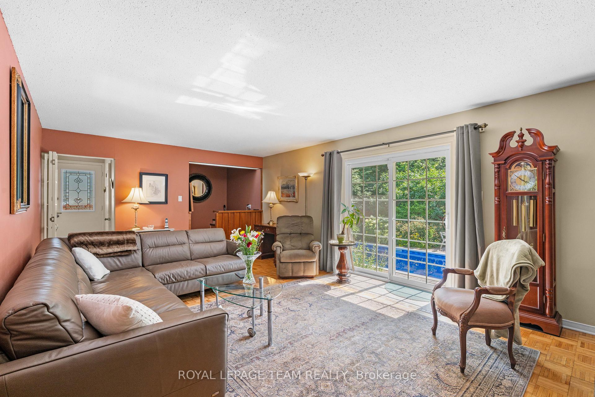 Photo 5 of 36 Glendenning Drive, Ottawa, Arlington Woods — HOMEH