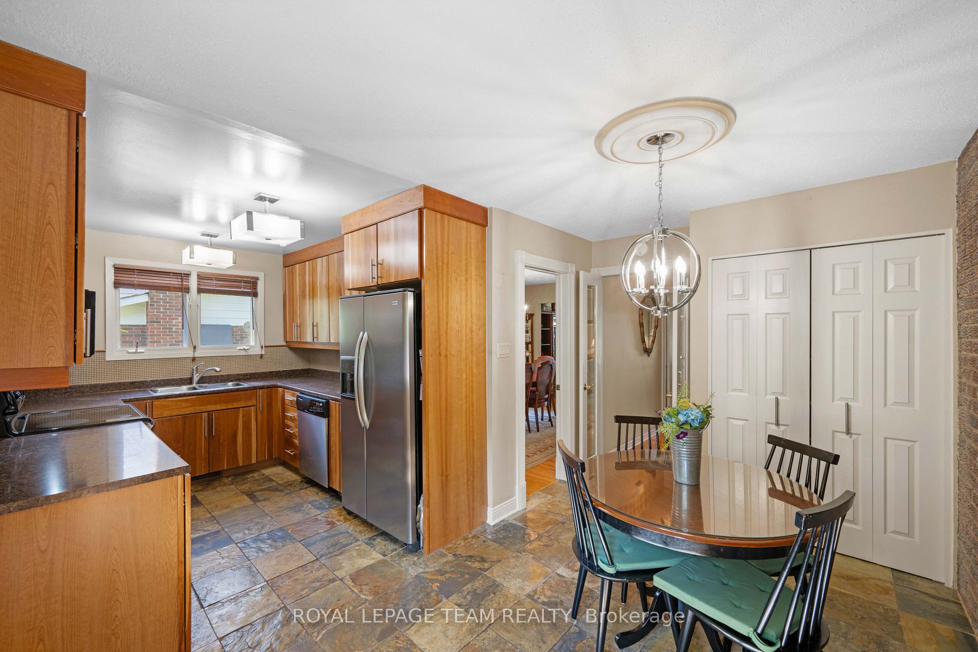 Photo 10 of 36 Glendenning Drive, Ottawa, Arlington Woods — HOMEH