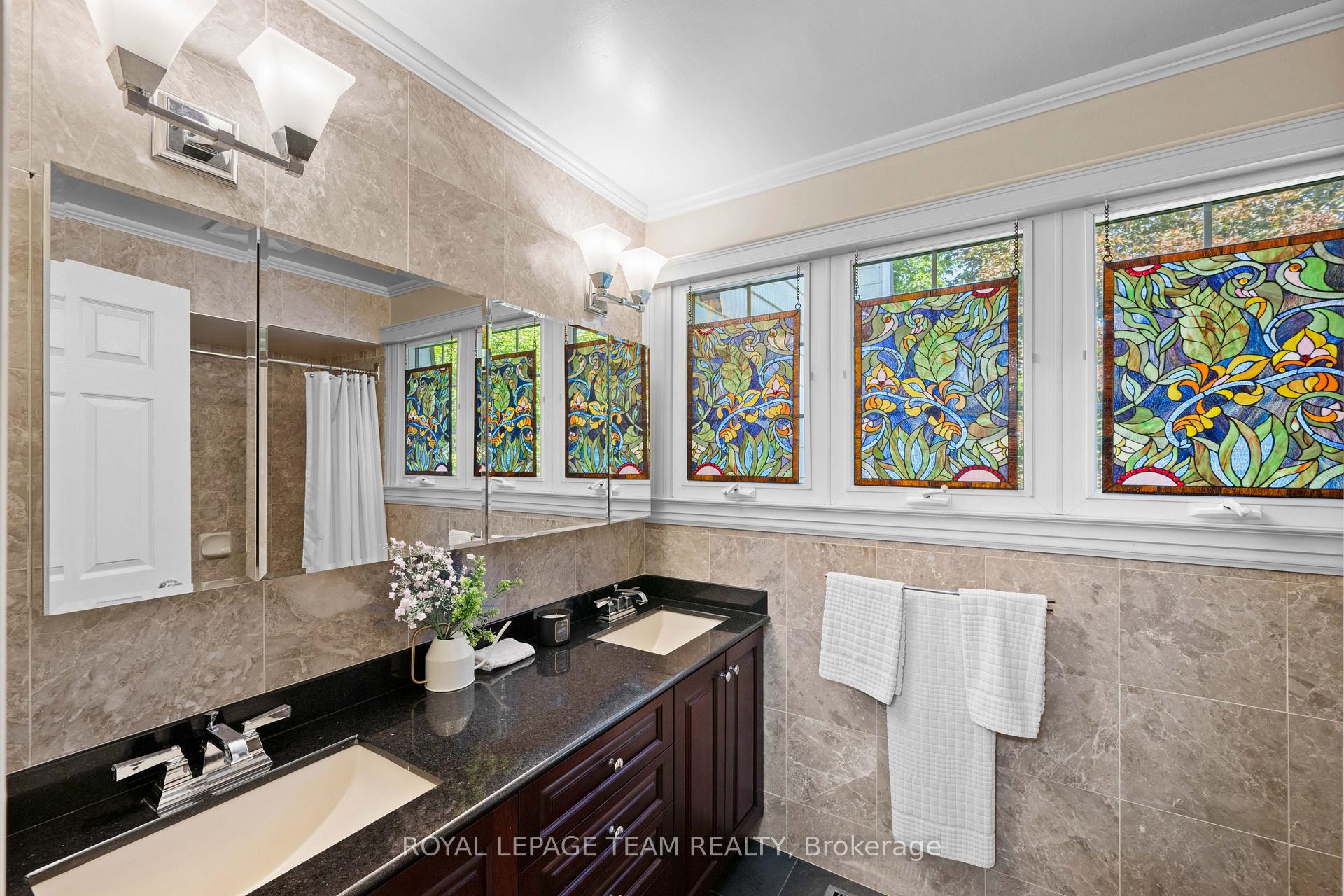Photo 16 of 36 Glendenning Drive, Ottawa, Arlington Woods — HOMEH