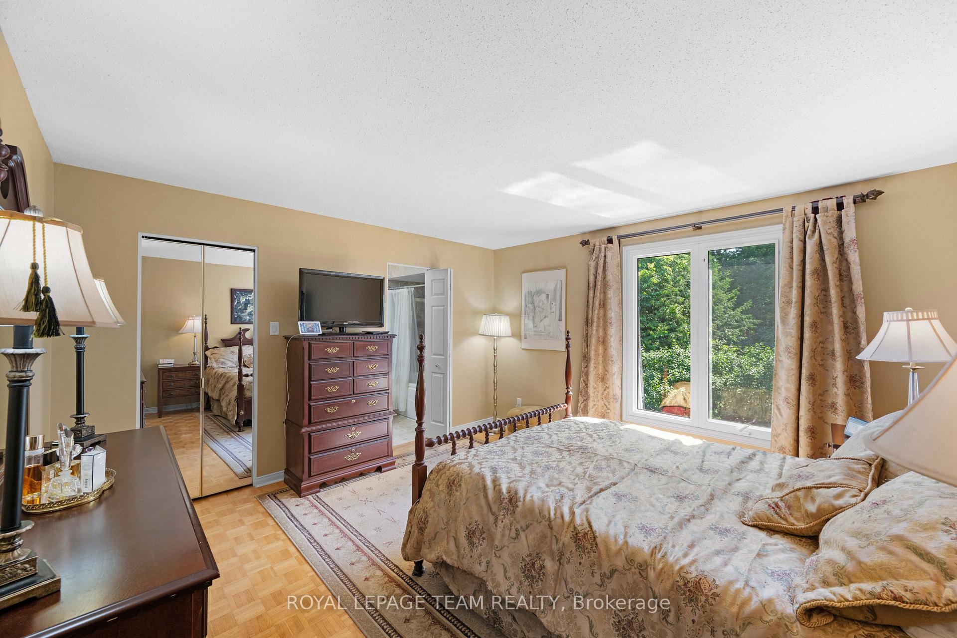 Photo 20 of 36 Glendenning Drive, Ottawa, Arlington Woods — HOMEH