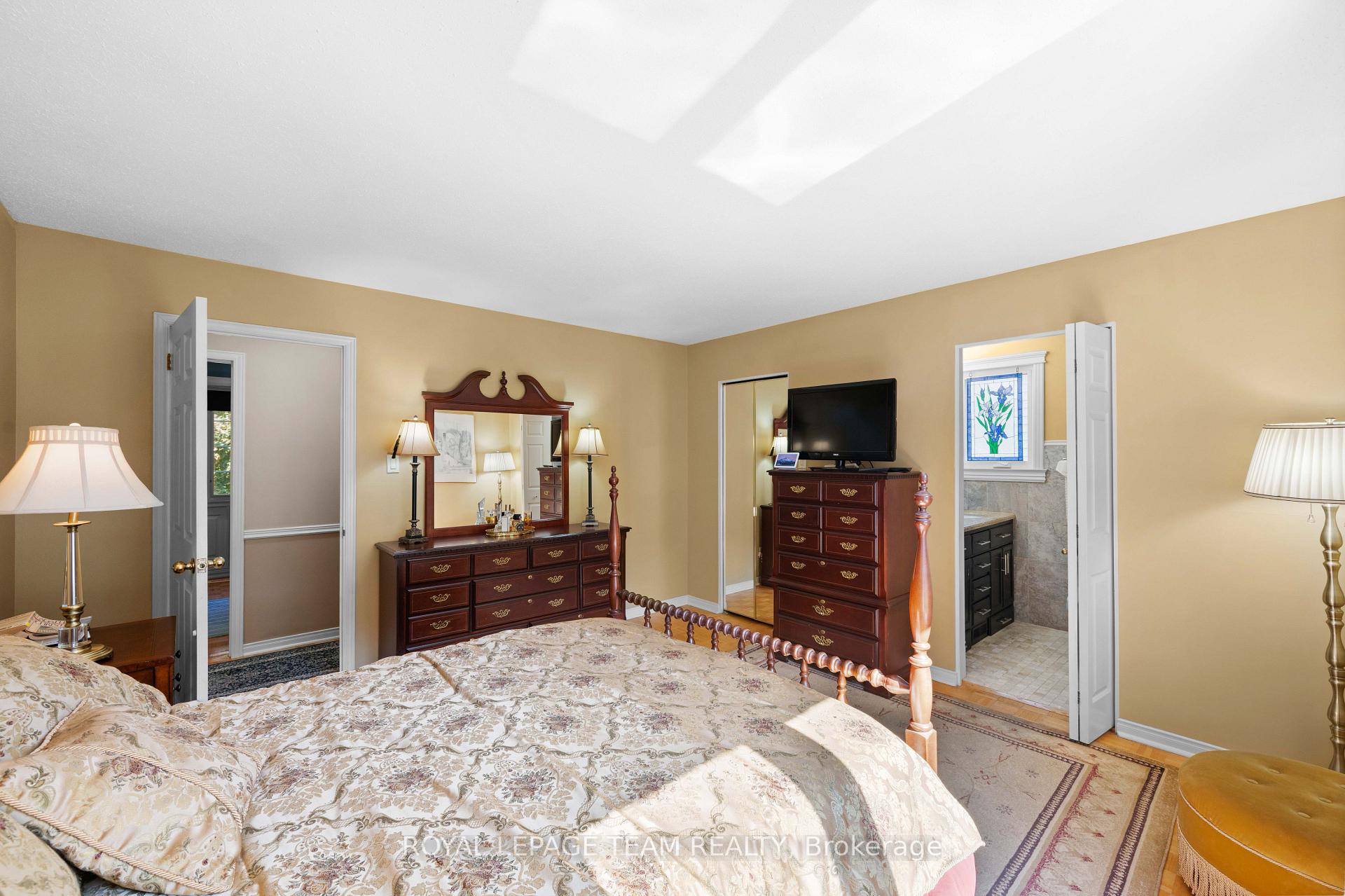 Photo 21 of 36 Glendenning Drive, Ottawa, Arlington Woods — HOMEH