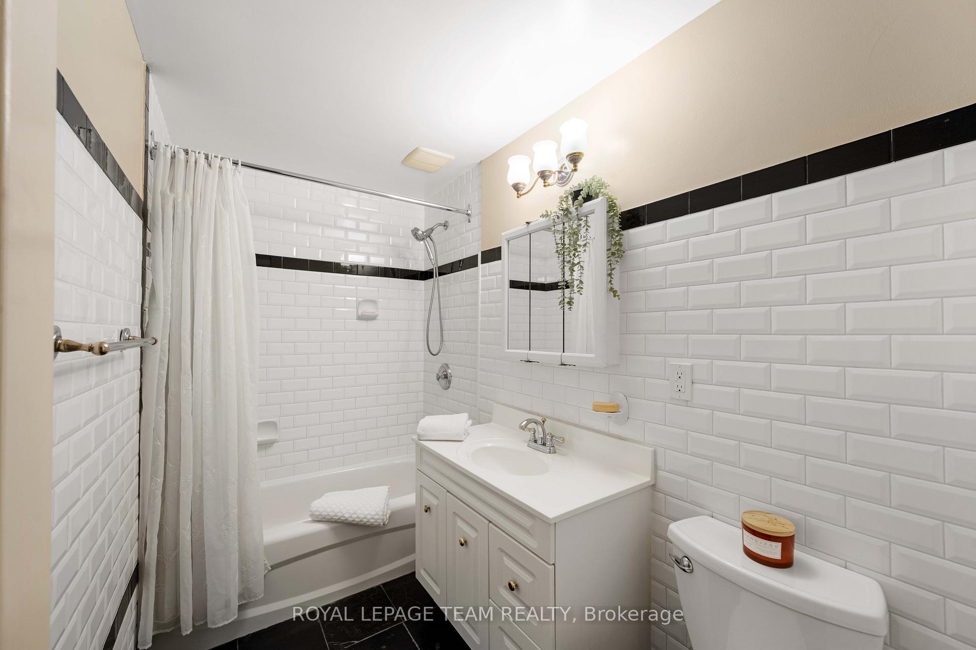 Photo 26 of 36 Glendenning Drive, Ottawa, Arlington Woods — HOMEH