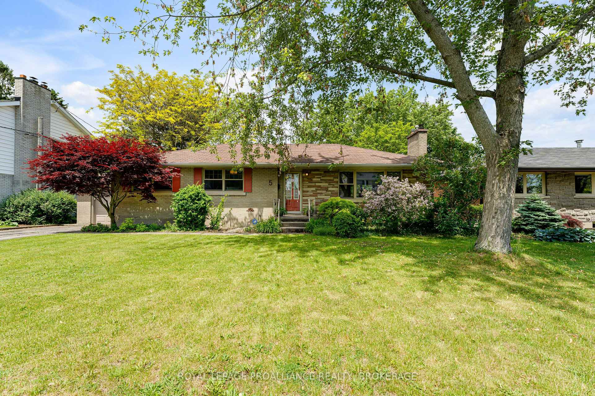 Photo 1 of 5 Watts Crescent, Kingston, Central City West — HOMEH