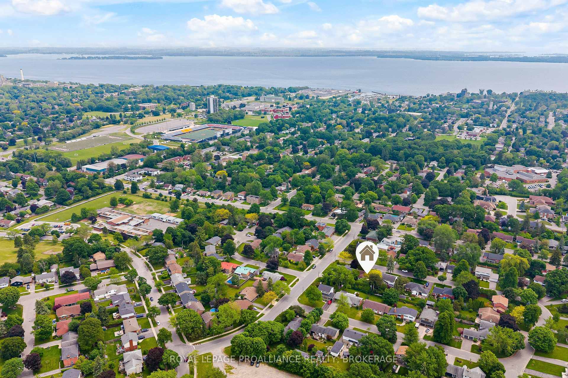 Photo 2 of 5 Watts Crescent, Kingston, Central City West — HOMEH