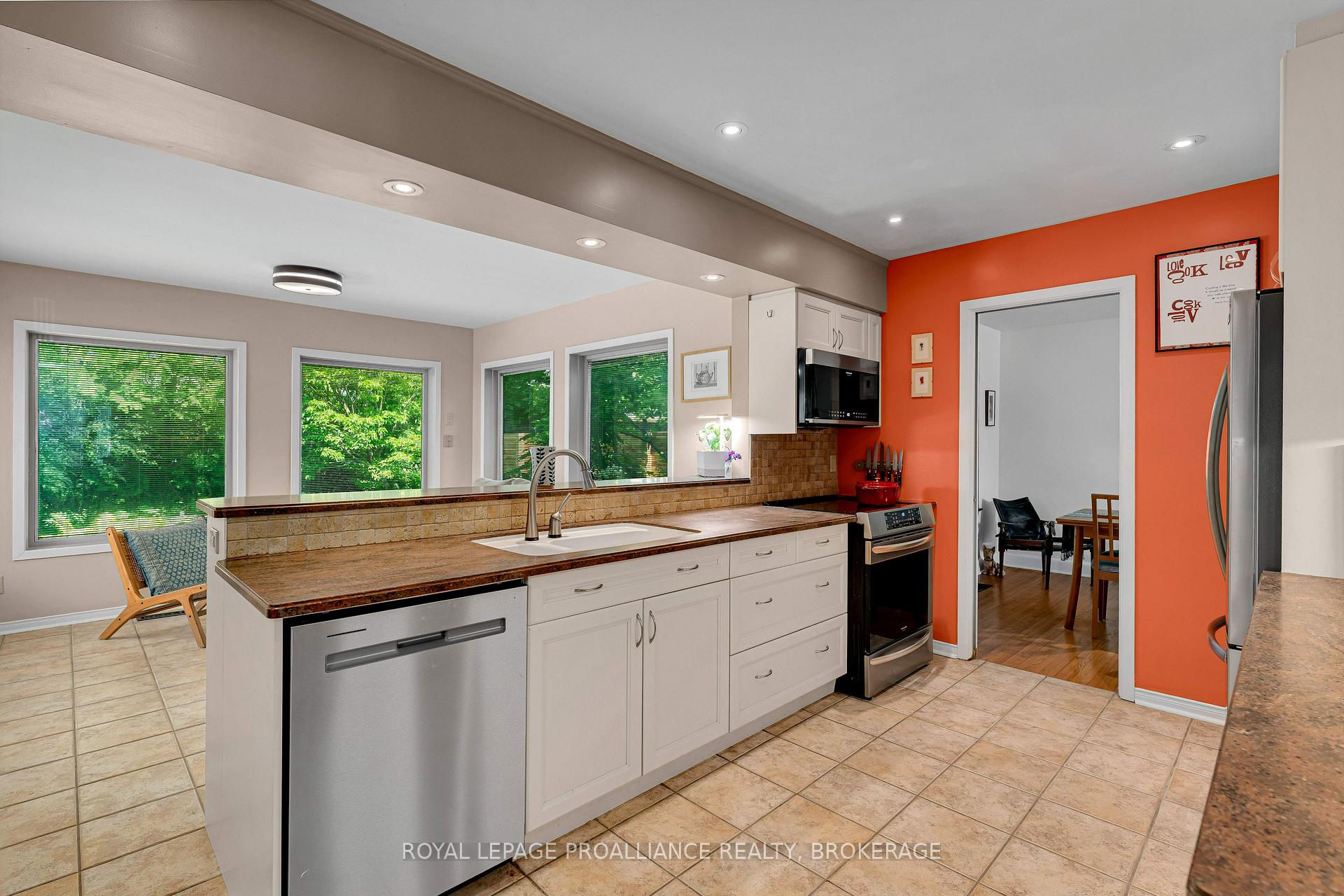 Photo 11 of 5 Watts Crescent, Kingston, Central City West — HOMEH