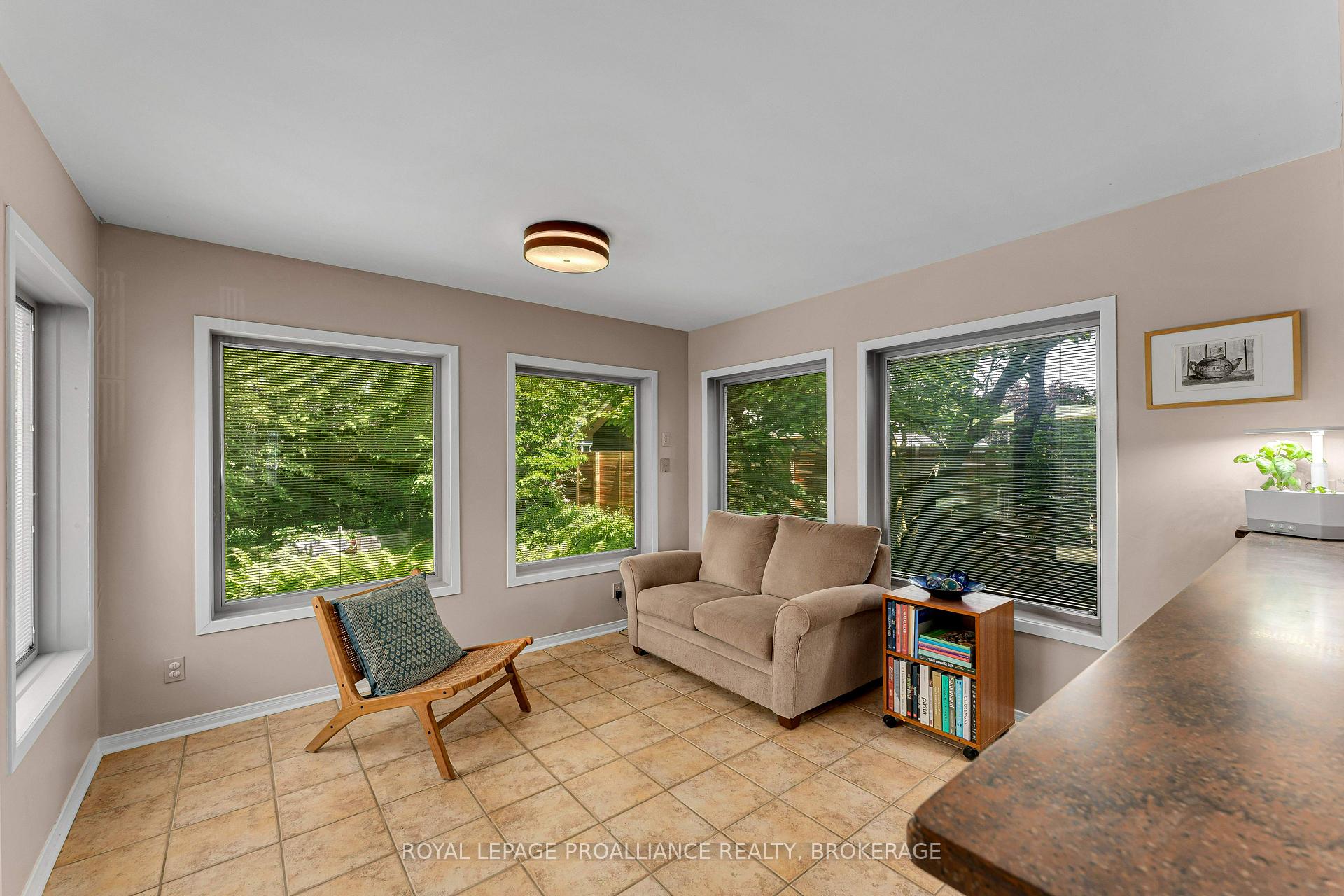 Photo 14 of 5 Watts Crescent, Kingston, Central City West — HOMEH