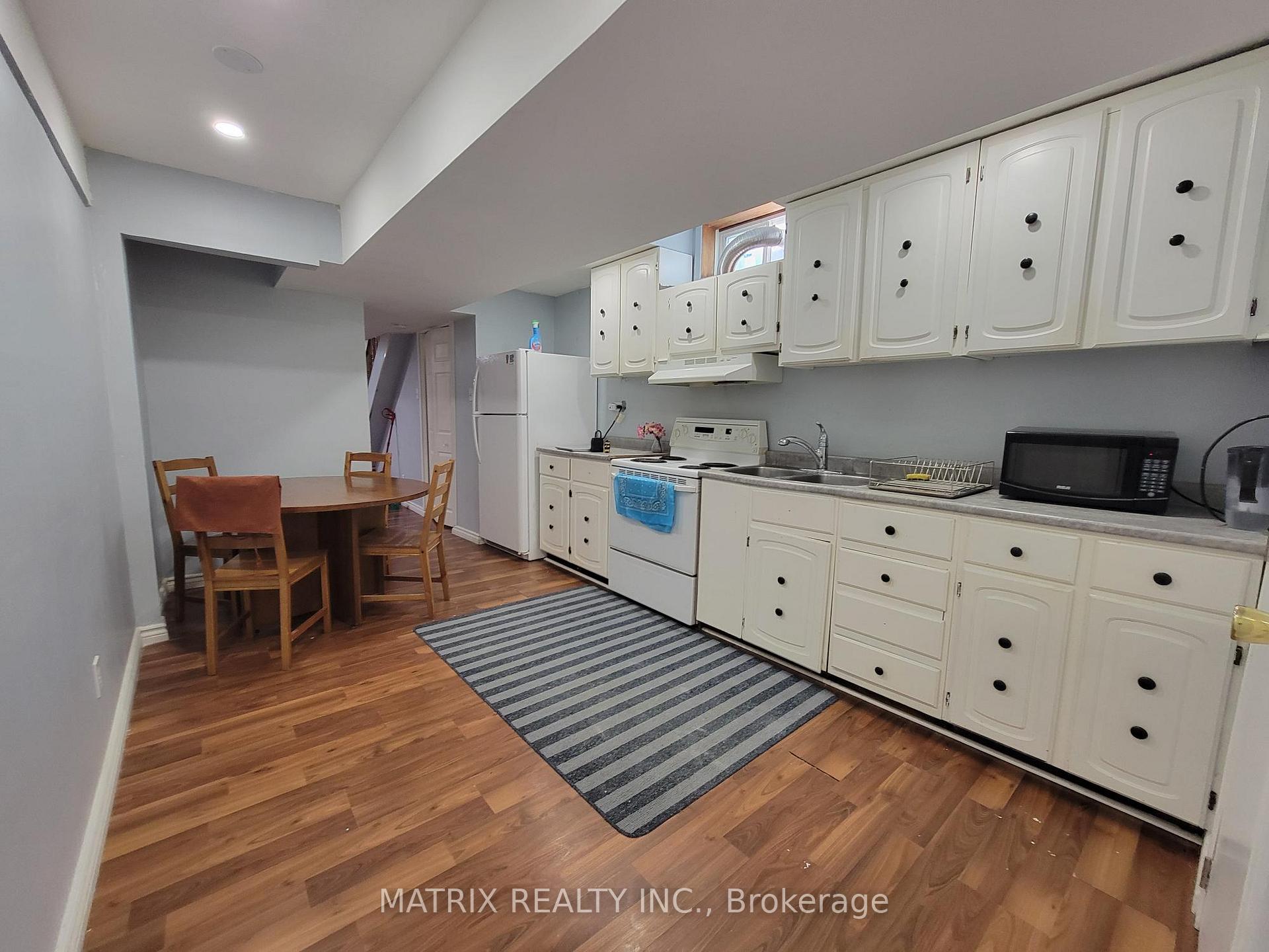 Photo 6 of Unit Unit #2, 17 Summerlea Court, Clarington, Courtice — HOMEH