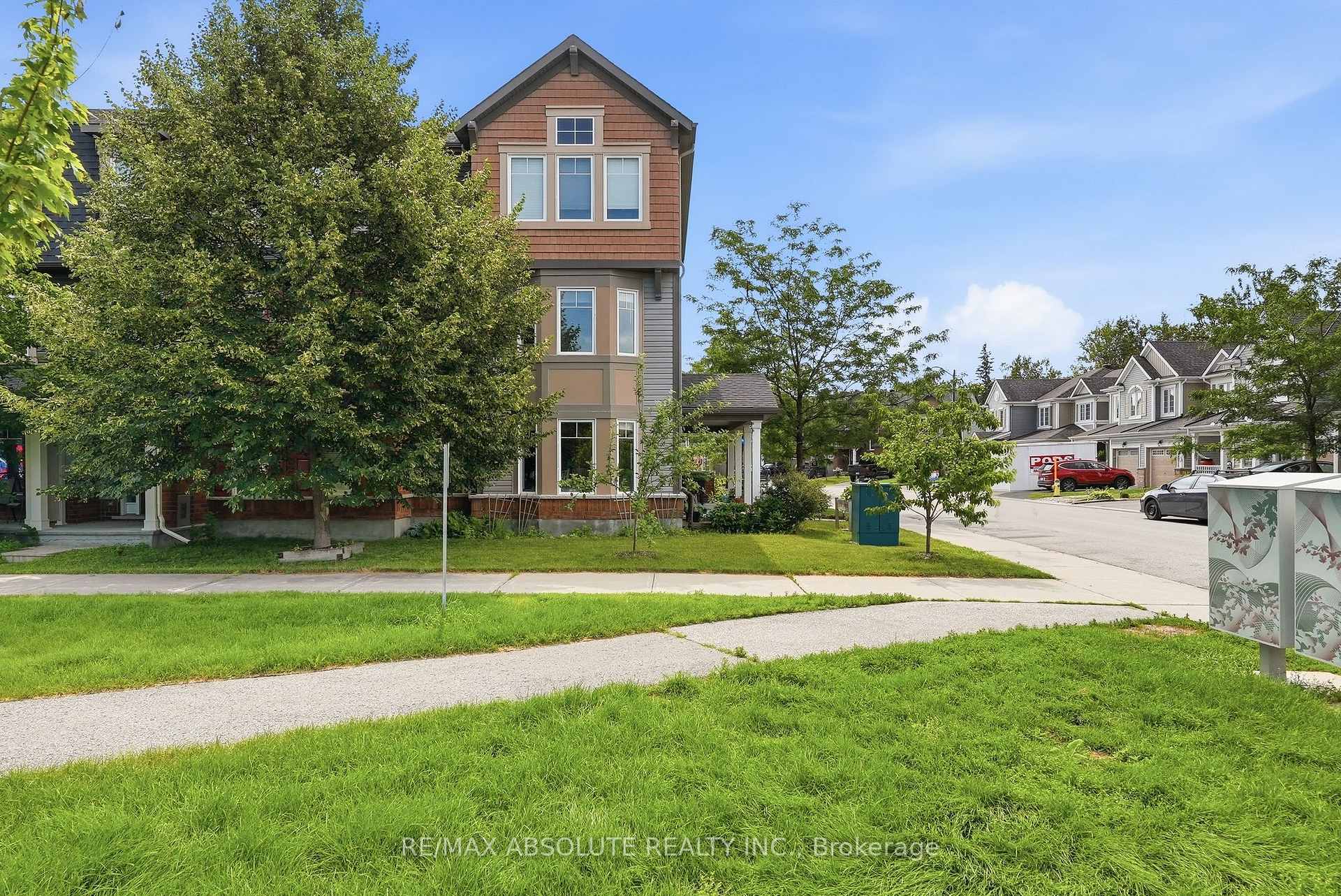 Photo 5 of 98 Brisote Lane, Ottawa, Stittsville (North) — HOMEH