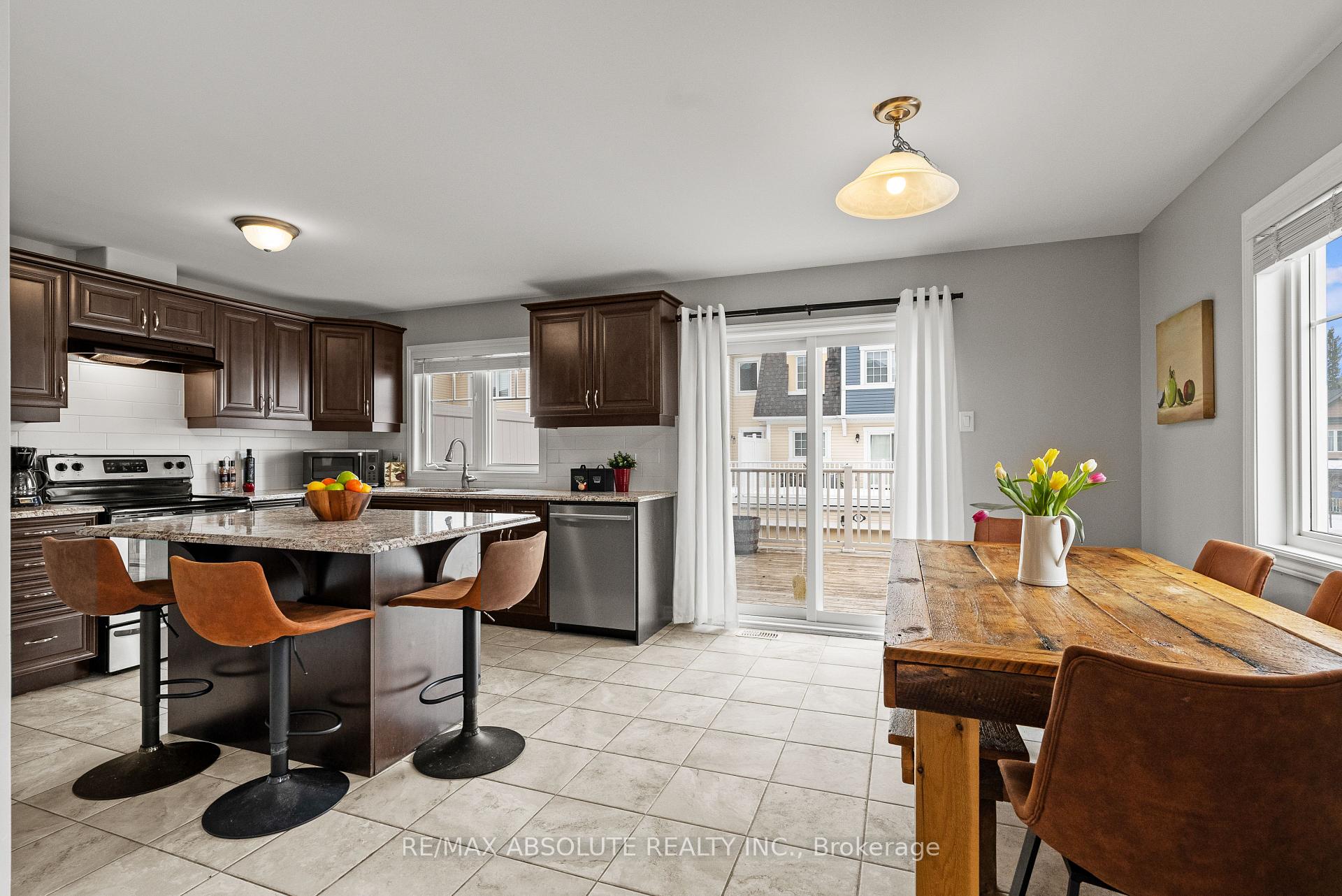 Photo 13 of 98 Brisote Lane, Ottawa, Stittsville (North) — HOMEH