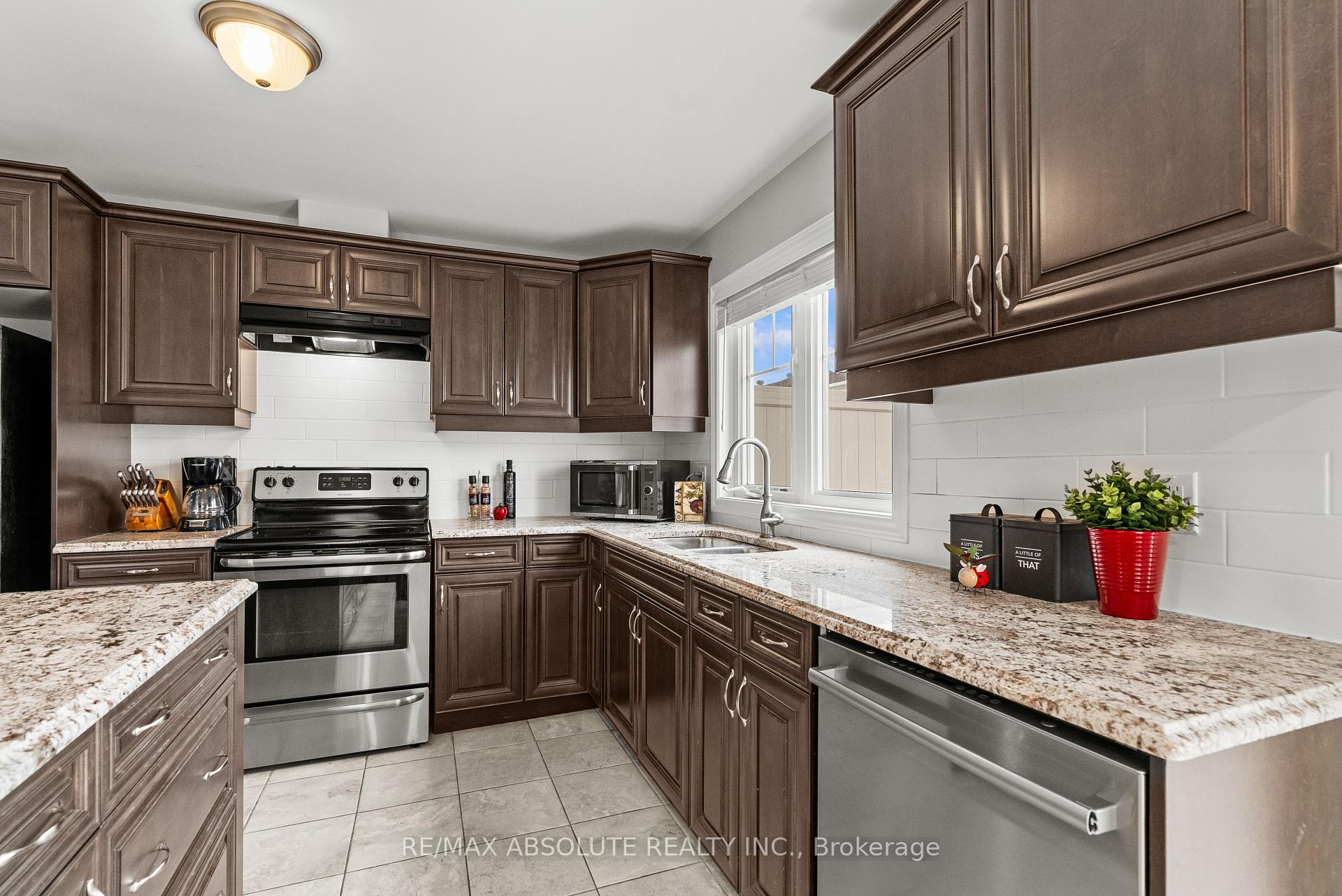 Photo 14 of 98 Brisote Lane, Ottawa, Stittsville (North) — HOMEH