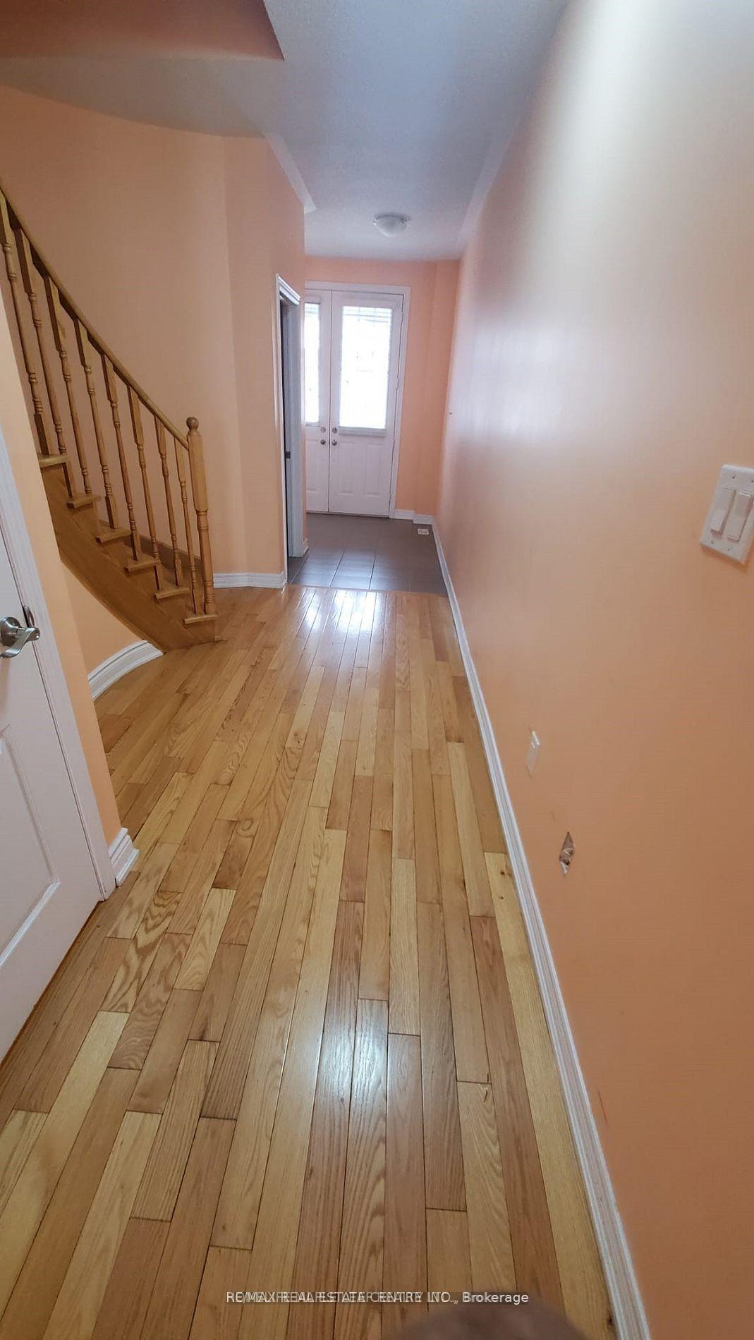 Photo 5 of 5 Vezna Crescent, Brampton, Credit Valley — HOMEH