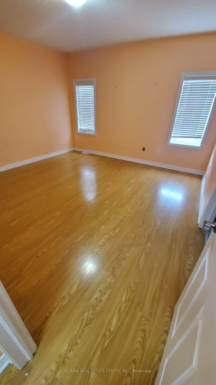 Photo 7 of 5 Vezna Crescent, Brampton, Credit Valley — HOMEH