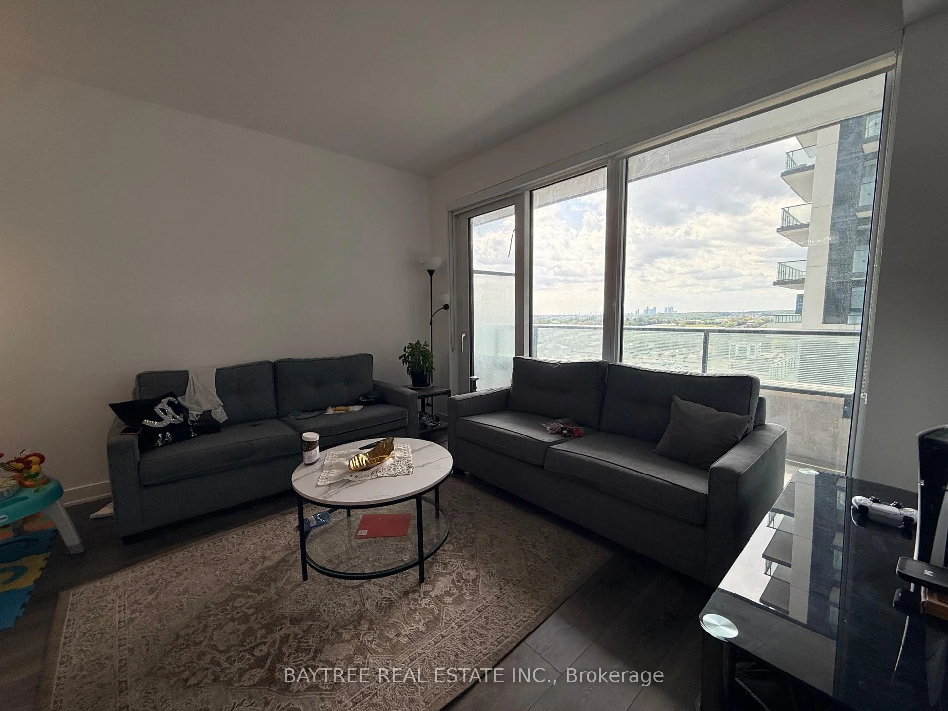 Photo 3 of Unit 1203, 105 Oneida Crescent, Richmond Hill, Langstaff — HOMEH