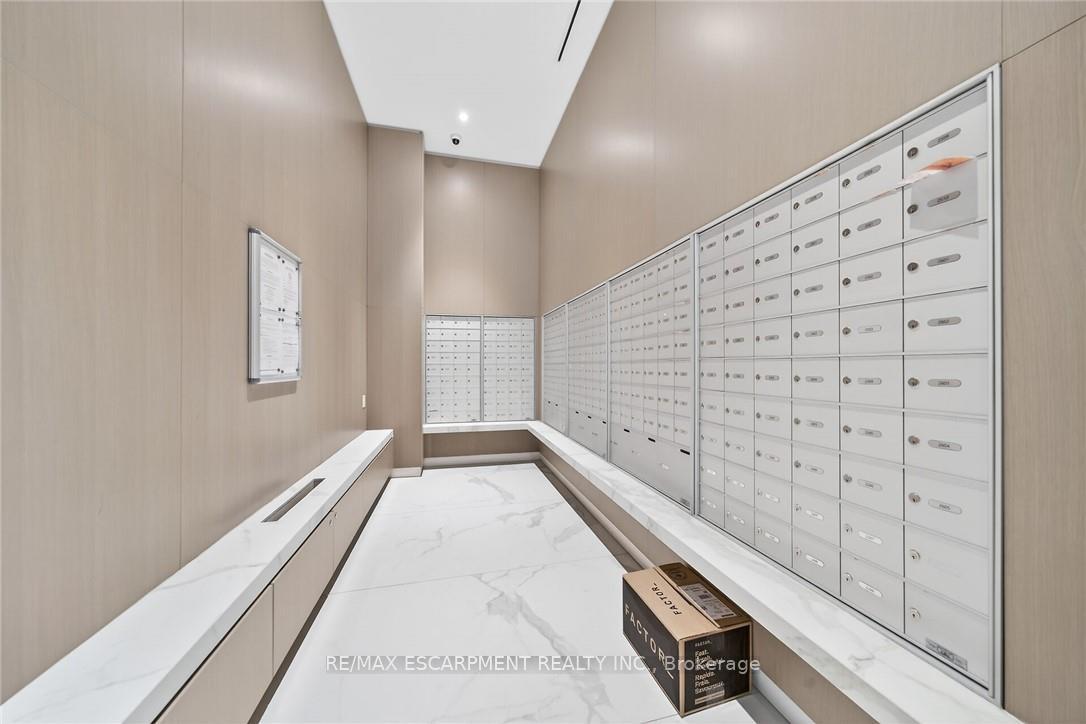 Photo 10 of Unit 710, 370 Martha Street, Burlington, Brant — HOMEH