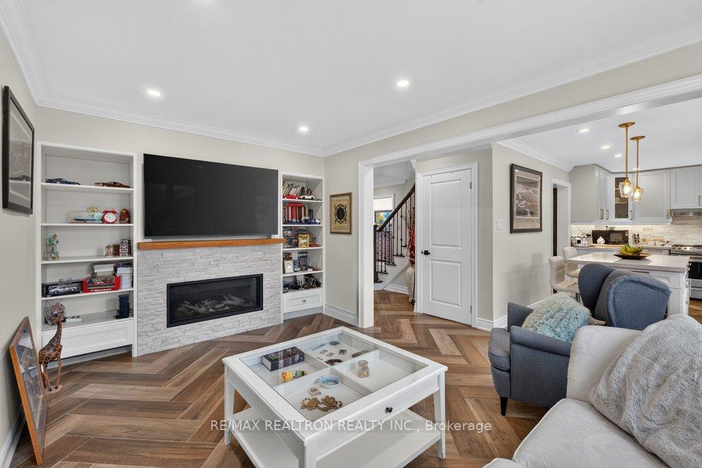 Photo 18 of 38 Zucchet Court, Vaughan, East Woodbridge — HOMEH
