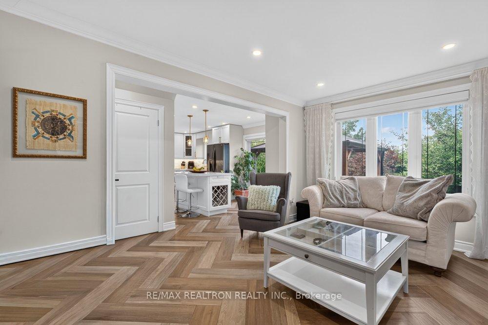 Photo 19 of 38 Zucchet Court, Vaughan, East Woodbridge — HOMEH