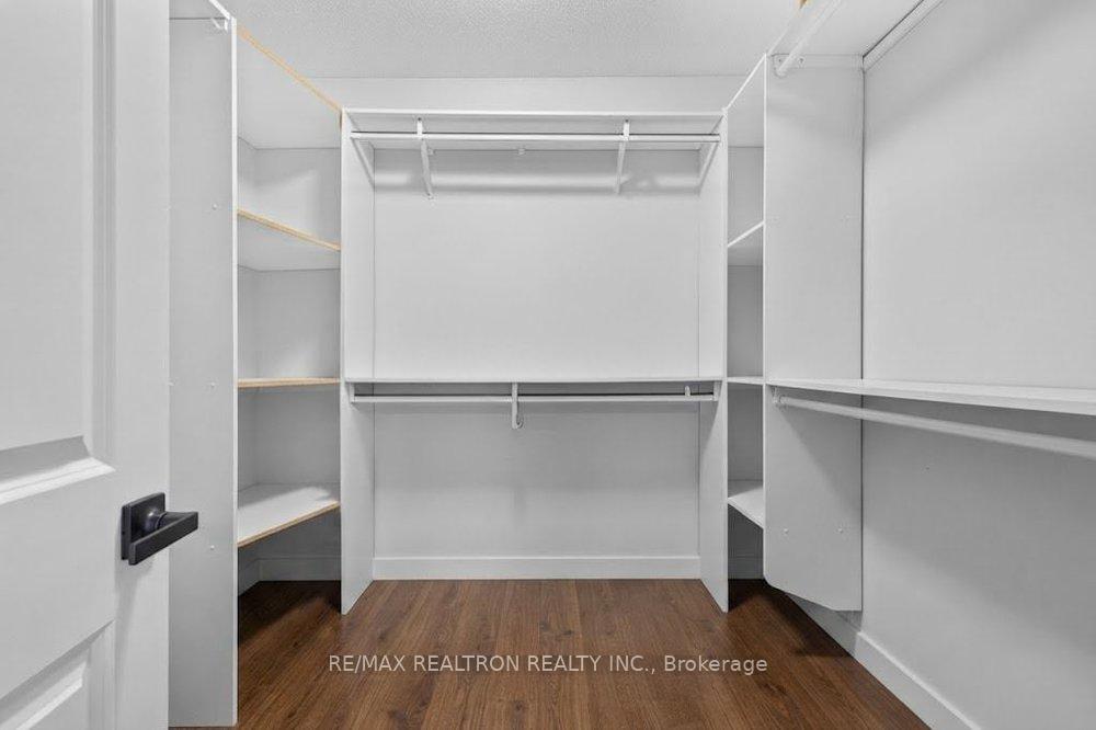 Photo 22 of 38 Zucchet Court, Vaughan, East Woodbridge — HOMEH