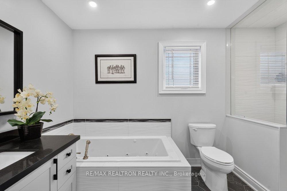 Photo 24 of 38 Zucchet Court, Vaughan, East Woodbridge — HOMEH